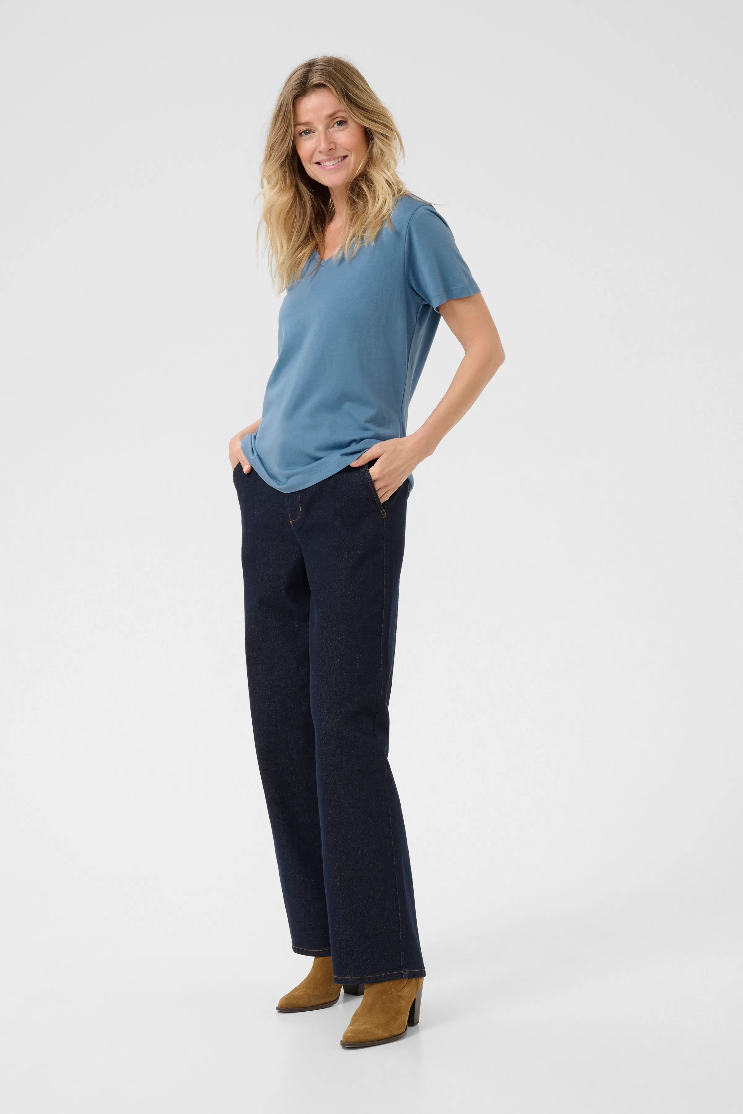 Naia T-shirt LOOKBOOK FRONT 10604508-174023