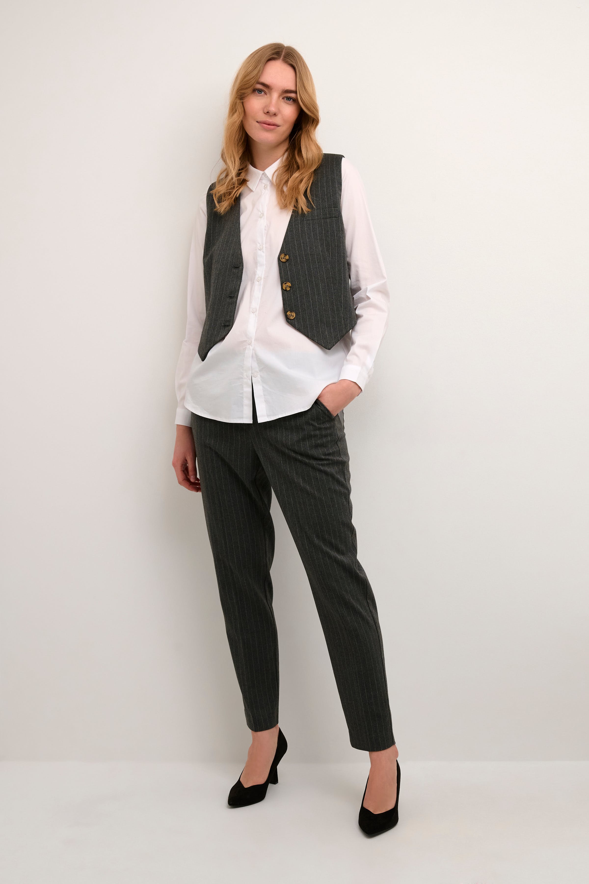 CRNavan Veste LOOKBOOK FRONT 10611838-104845