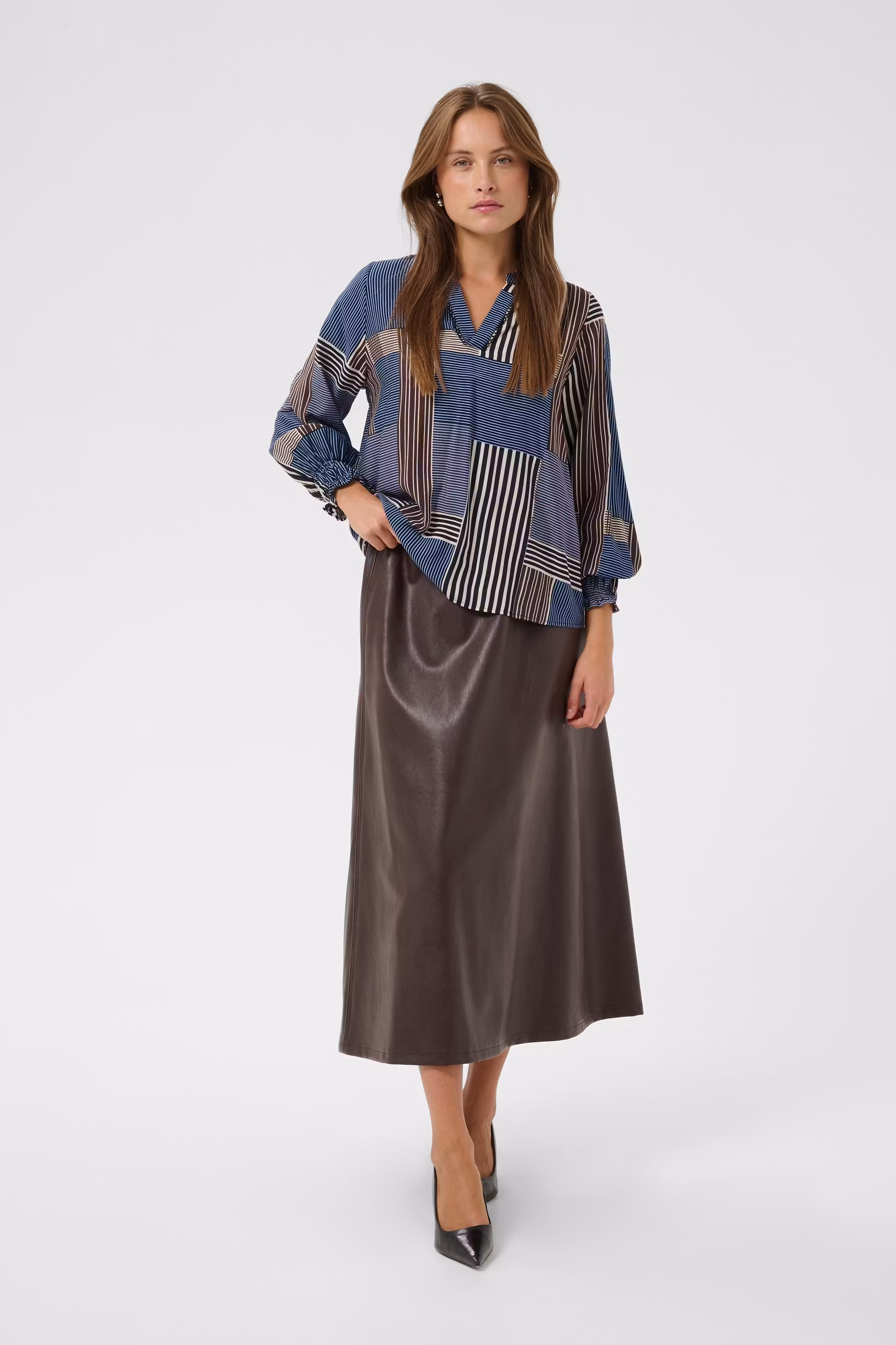 CUleila Blouse LOOKBOOK FRONT 50113621-110047