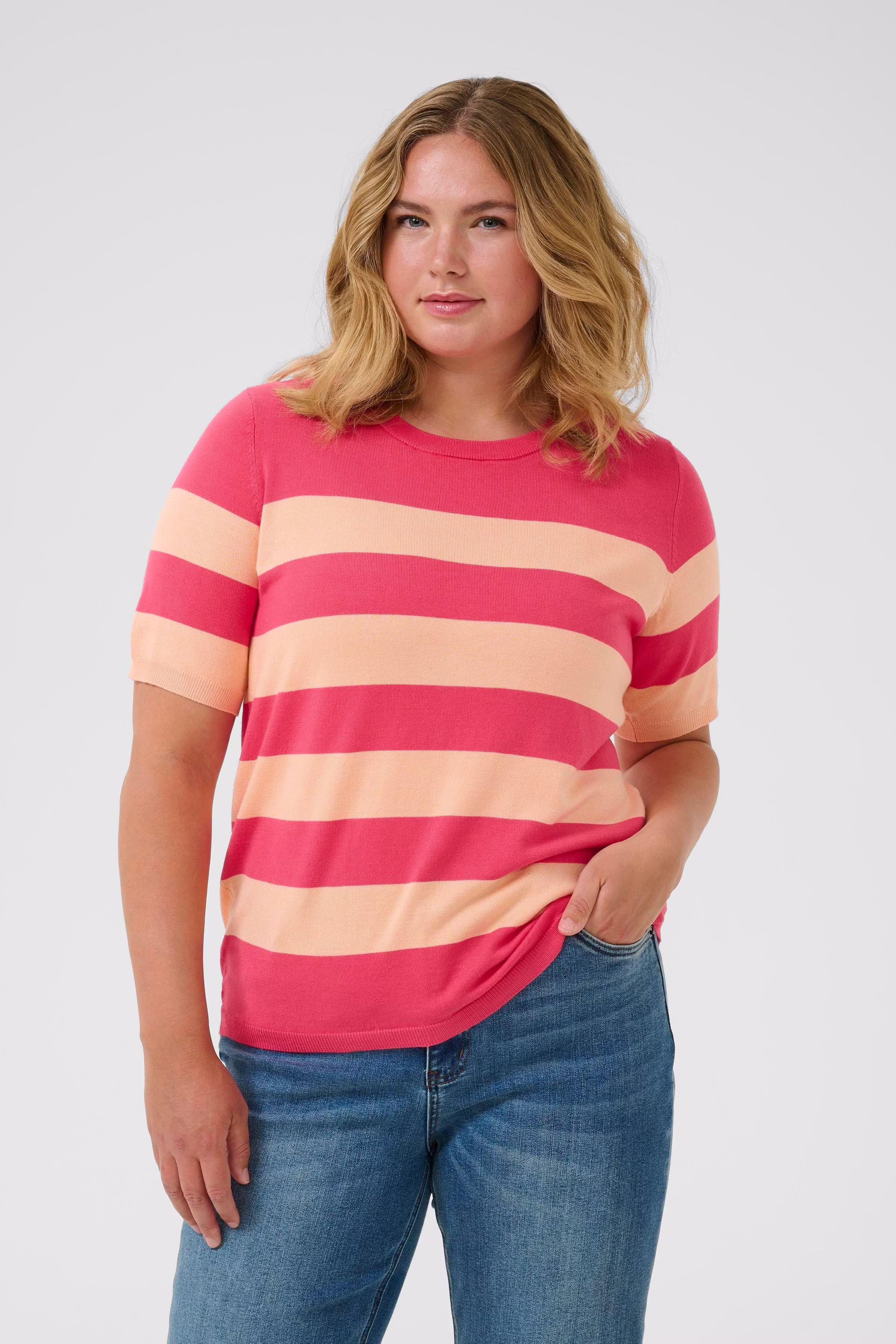 KClizzy Pullover LOOKBOOK FRONT 10582914-107872