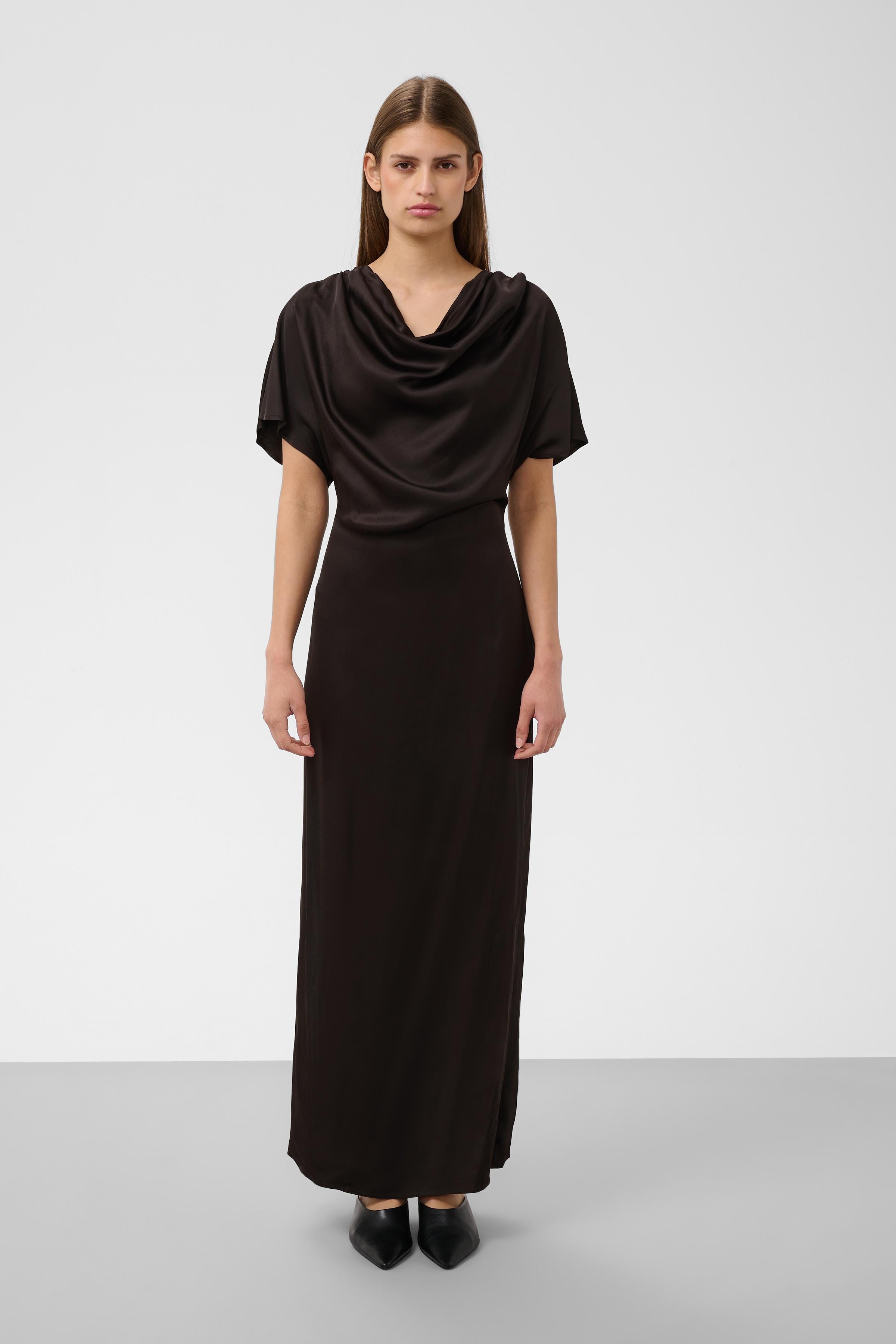 SLEvilia Kjole LOOKBOOK FRONT 30409157-191018