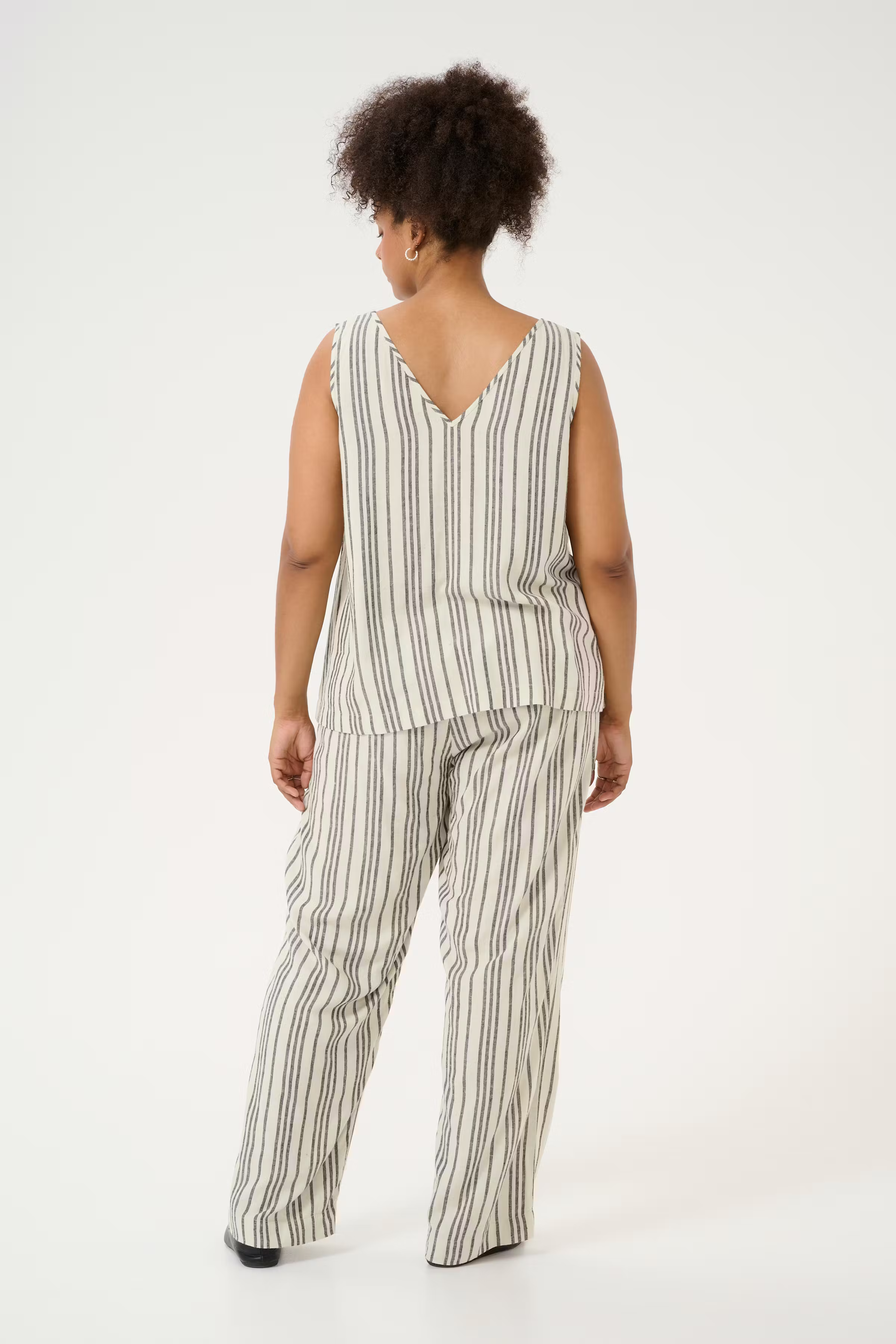 KCmille Linne Top LOOKBOOK BACK 10582216-107124