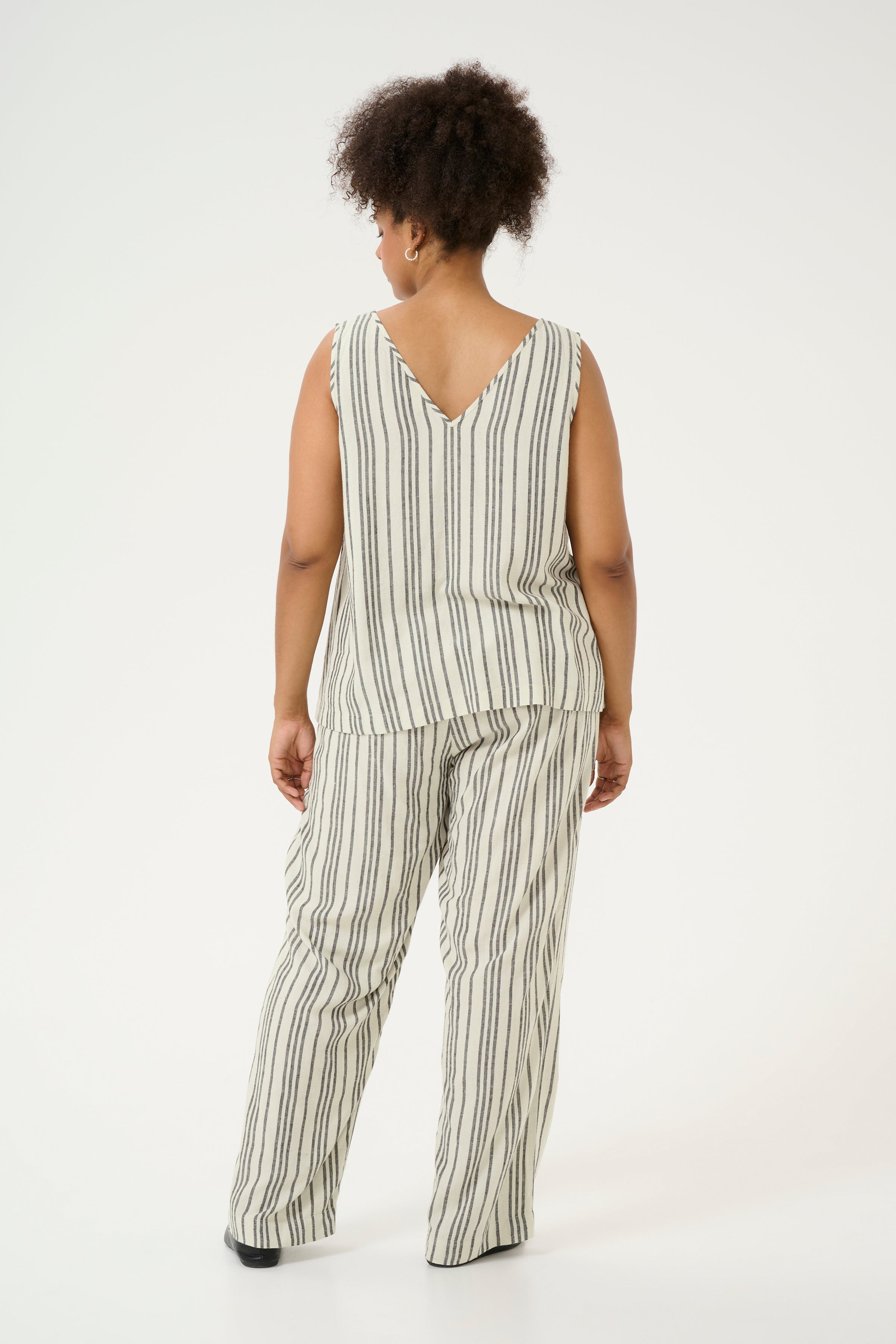 KCmille Linen Top LOOKBOOK BACK 10582216-107124