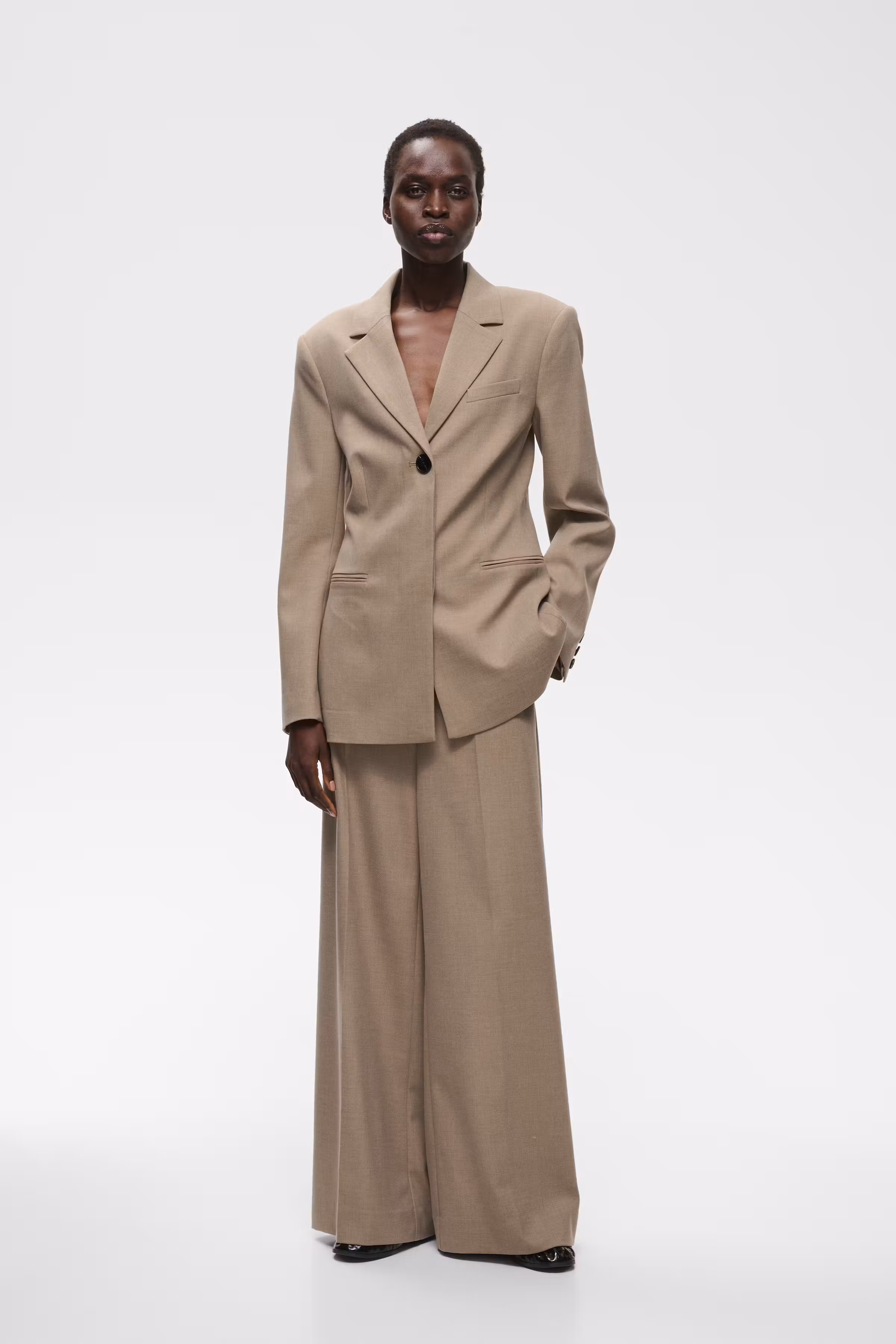 CAPRIEIW Hose LOOKBOOK FRONT 30113091-1715061