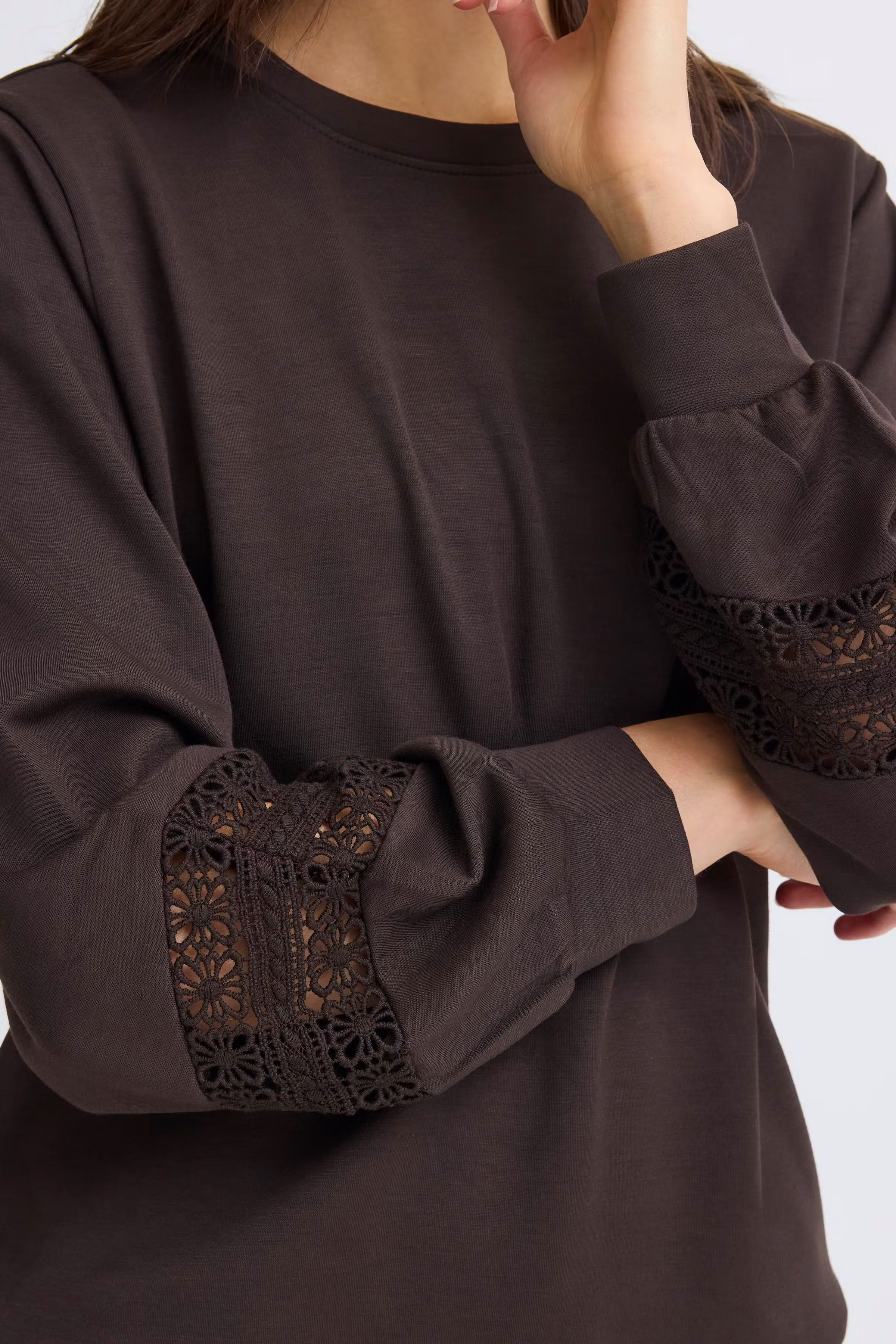 FRAURORA Sweatshirt LOOKBOOK DETAIL 20617209-191109