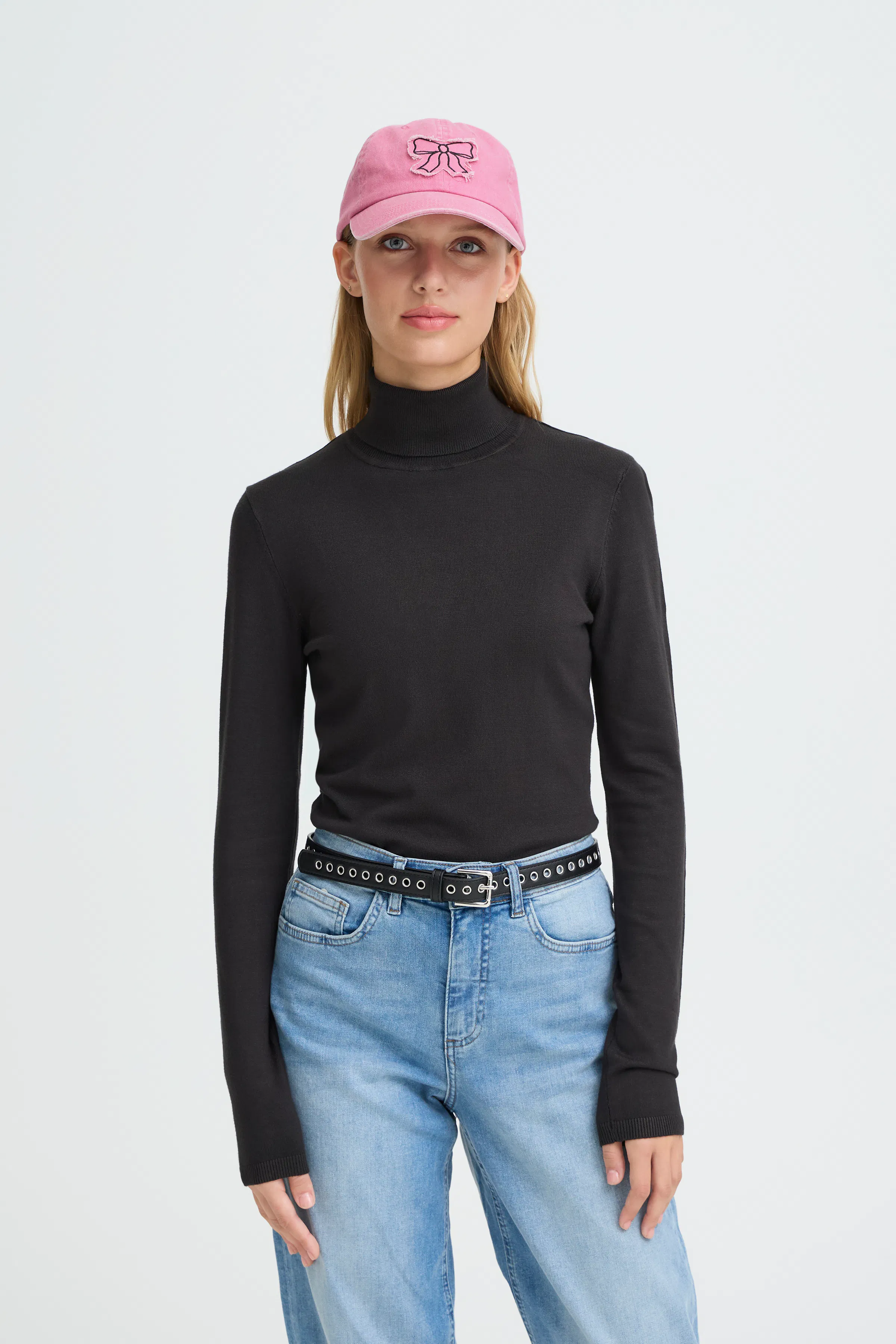 IALVA Caps LOOKBOOK FRONT 20125332-162122