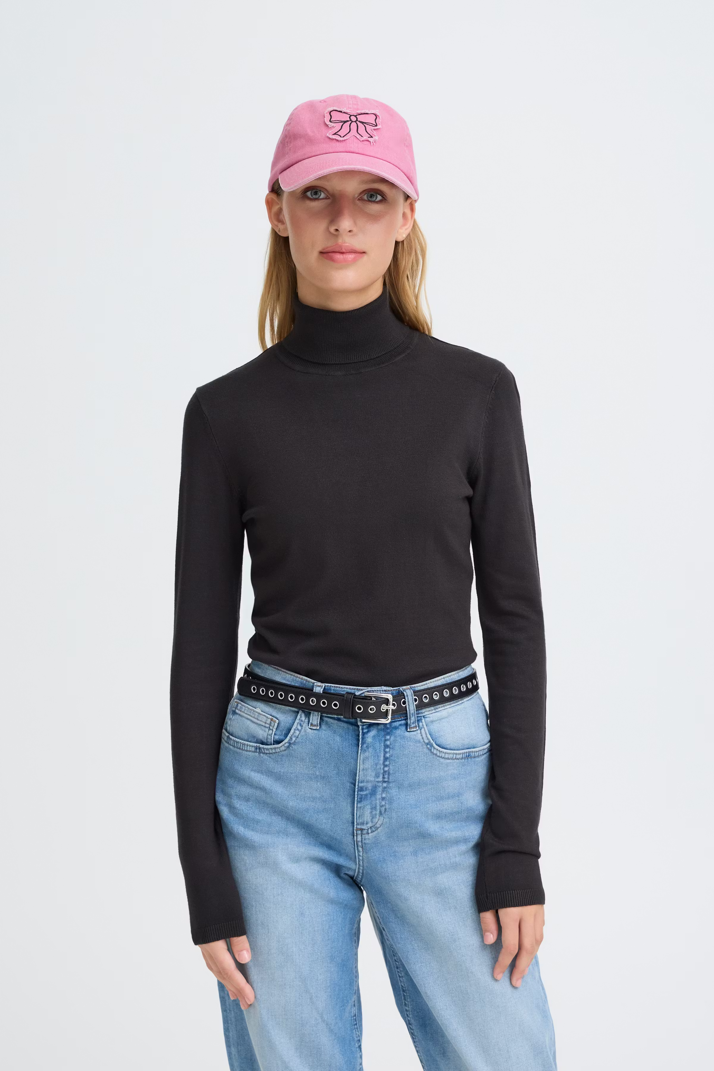 IALVA Caps LOOKBOOK FRONT 20125332-162122