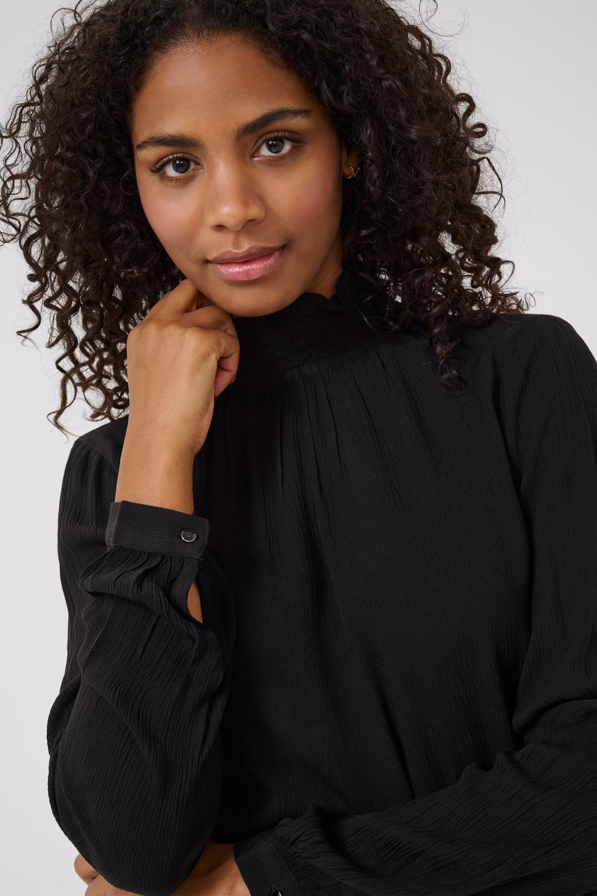 Trine Blouse LOOKBOOK DETAIL 10500950-50600