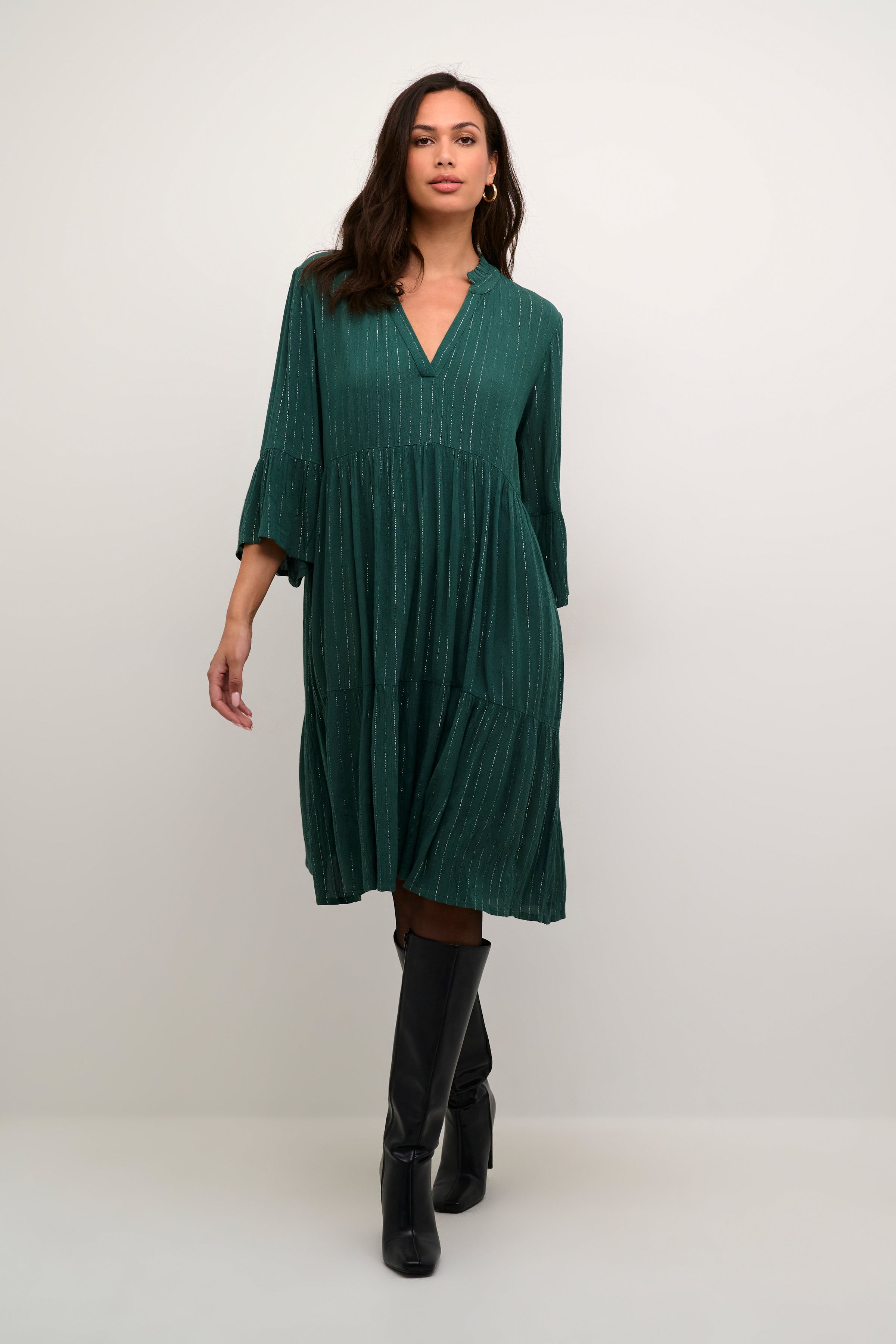 KAliv Glittrig klänning LOOKBOOK FRONT 10552164-185913