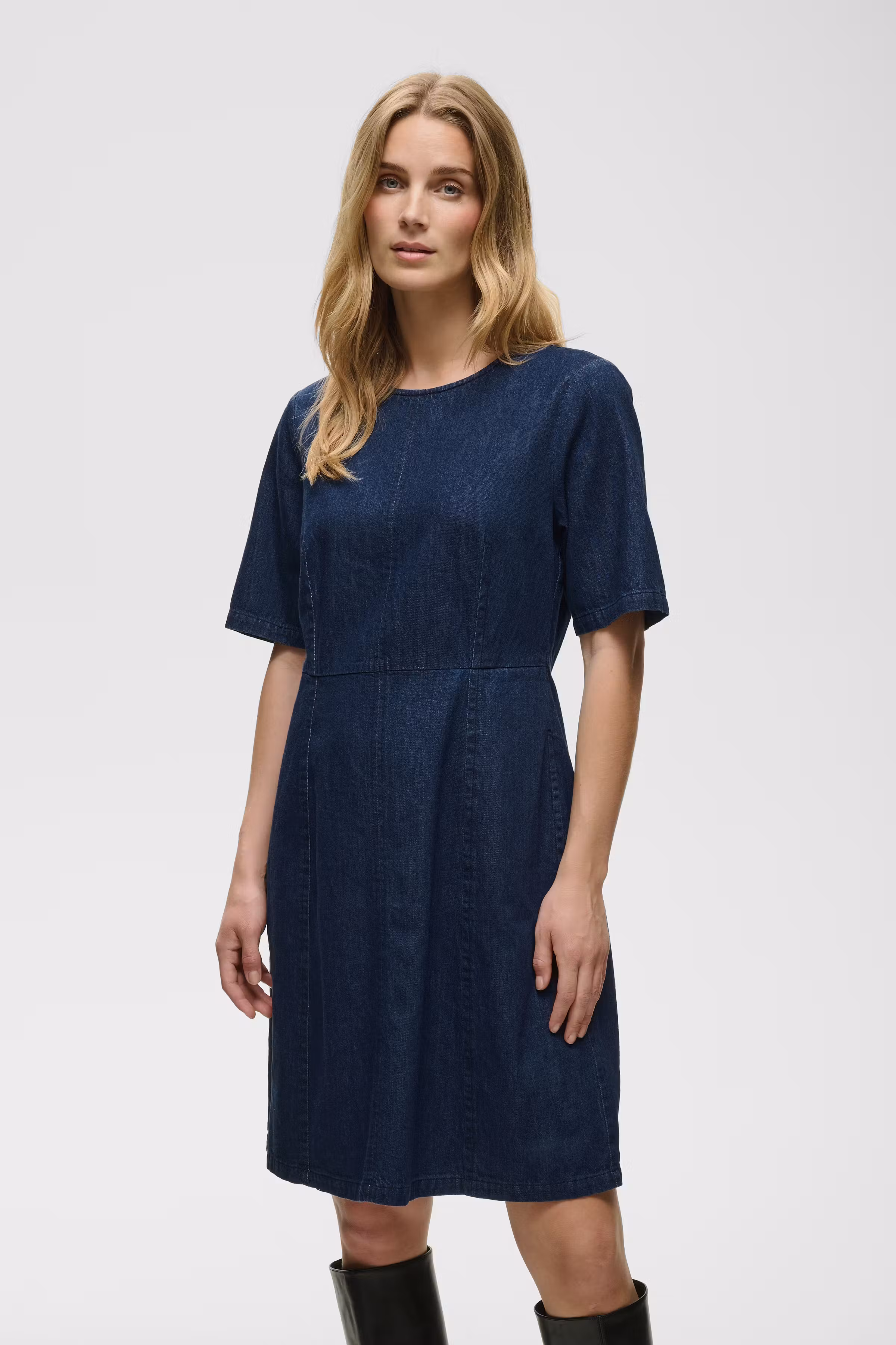 CarreraPW Kjole LOOKBOOK FRONT 30310753-300158