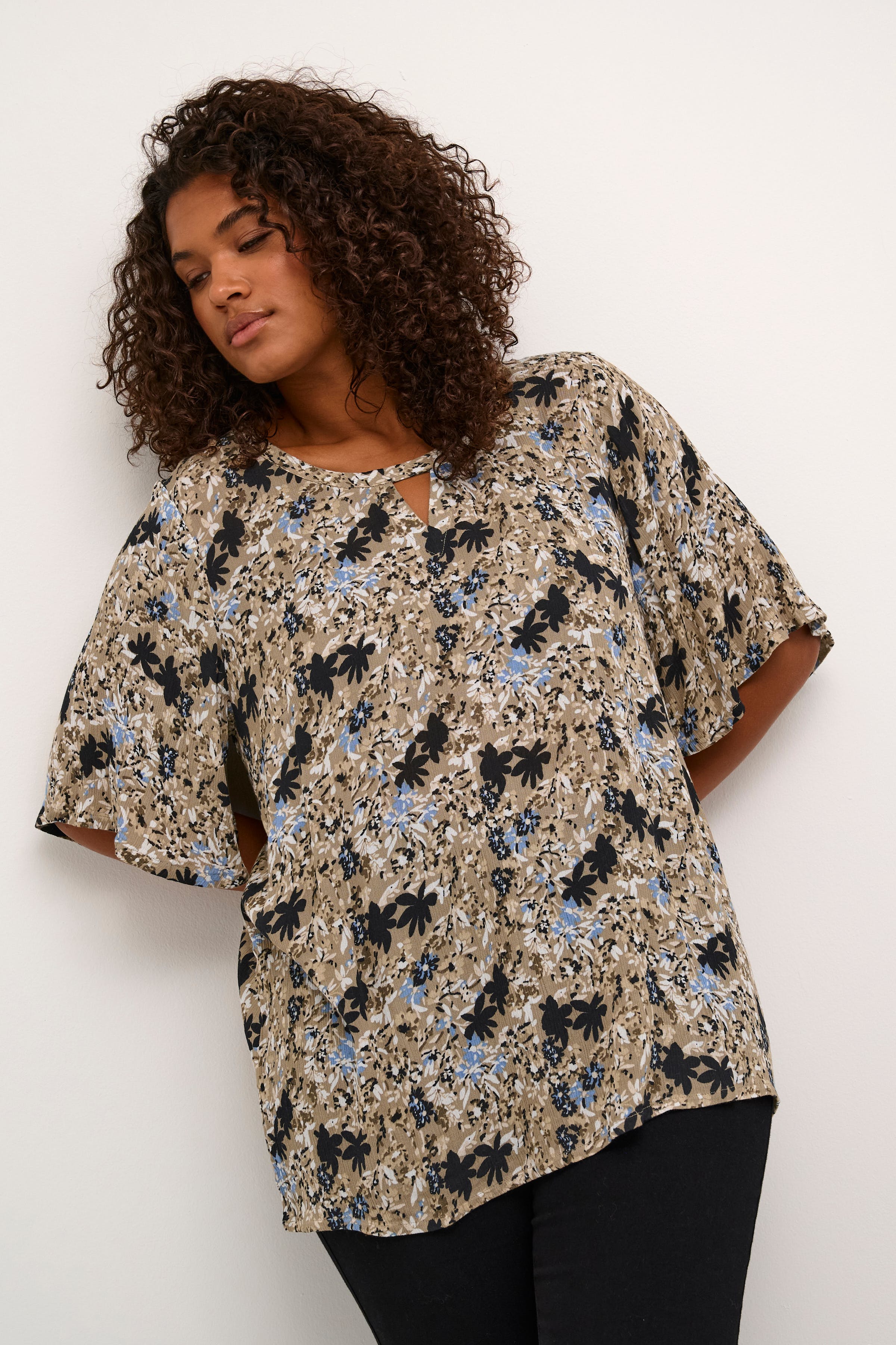 KCmiana Bluse LOOKBOOK DETAIL 10582061-105780