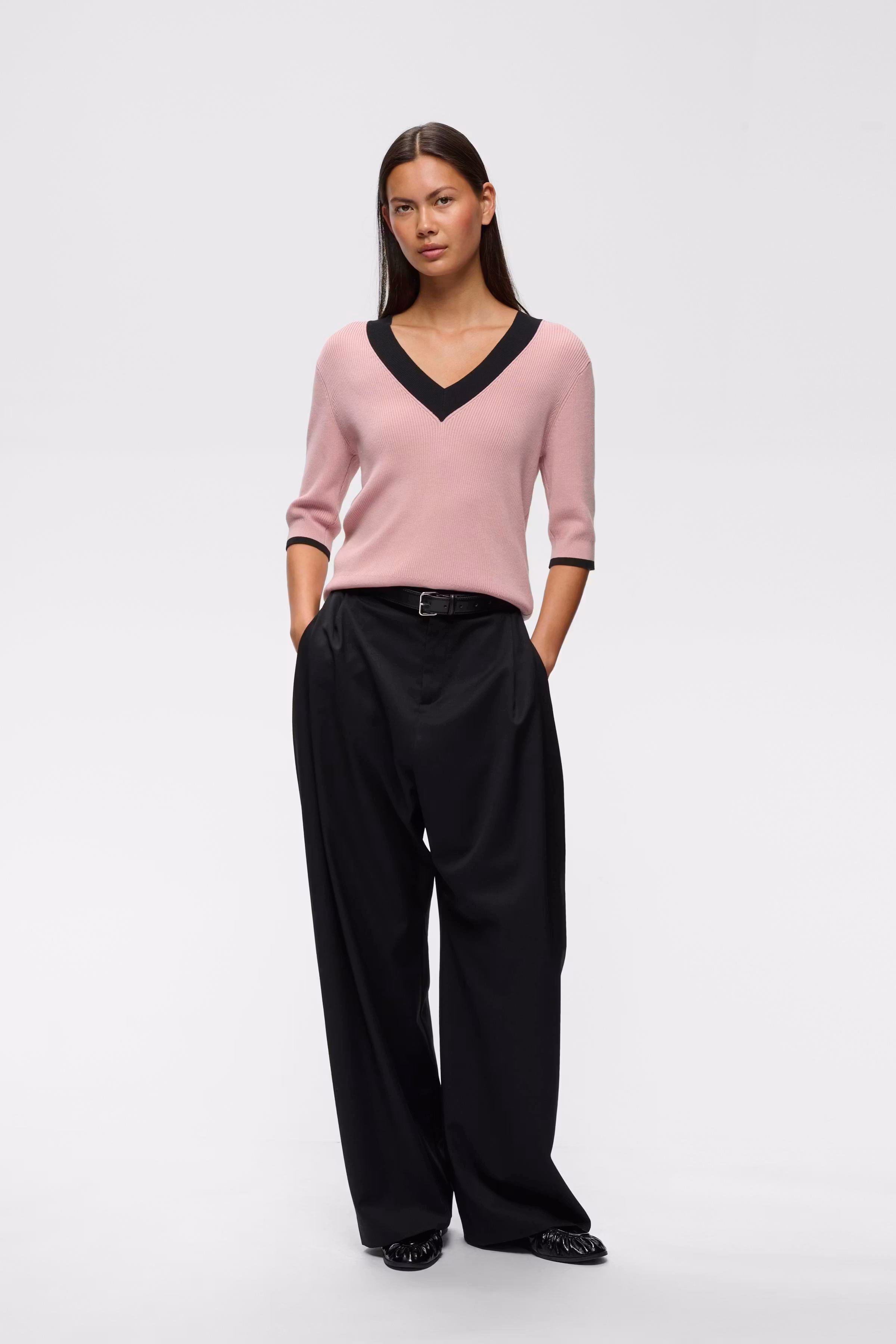 LeenahIW V-Neck Pullover LOOKBOOK FRONT 30110675-151607