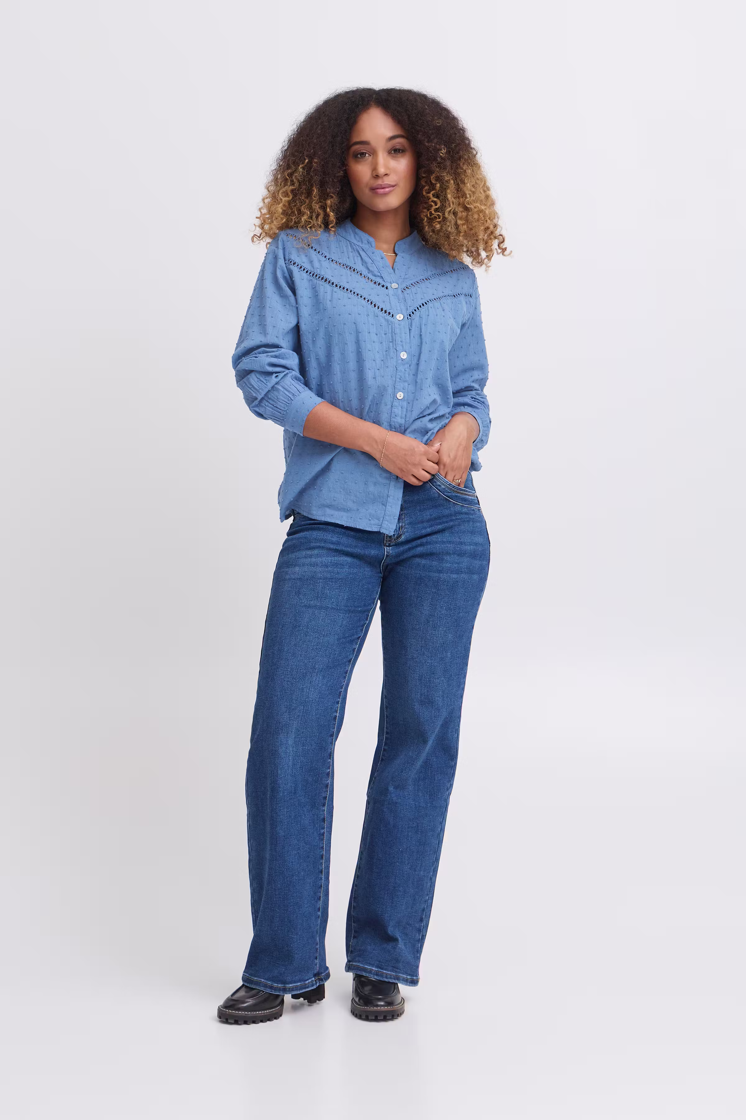 SBLIFA Bluse LOOKBOOK FRONT 22100919-203403