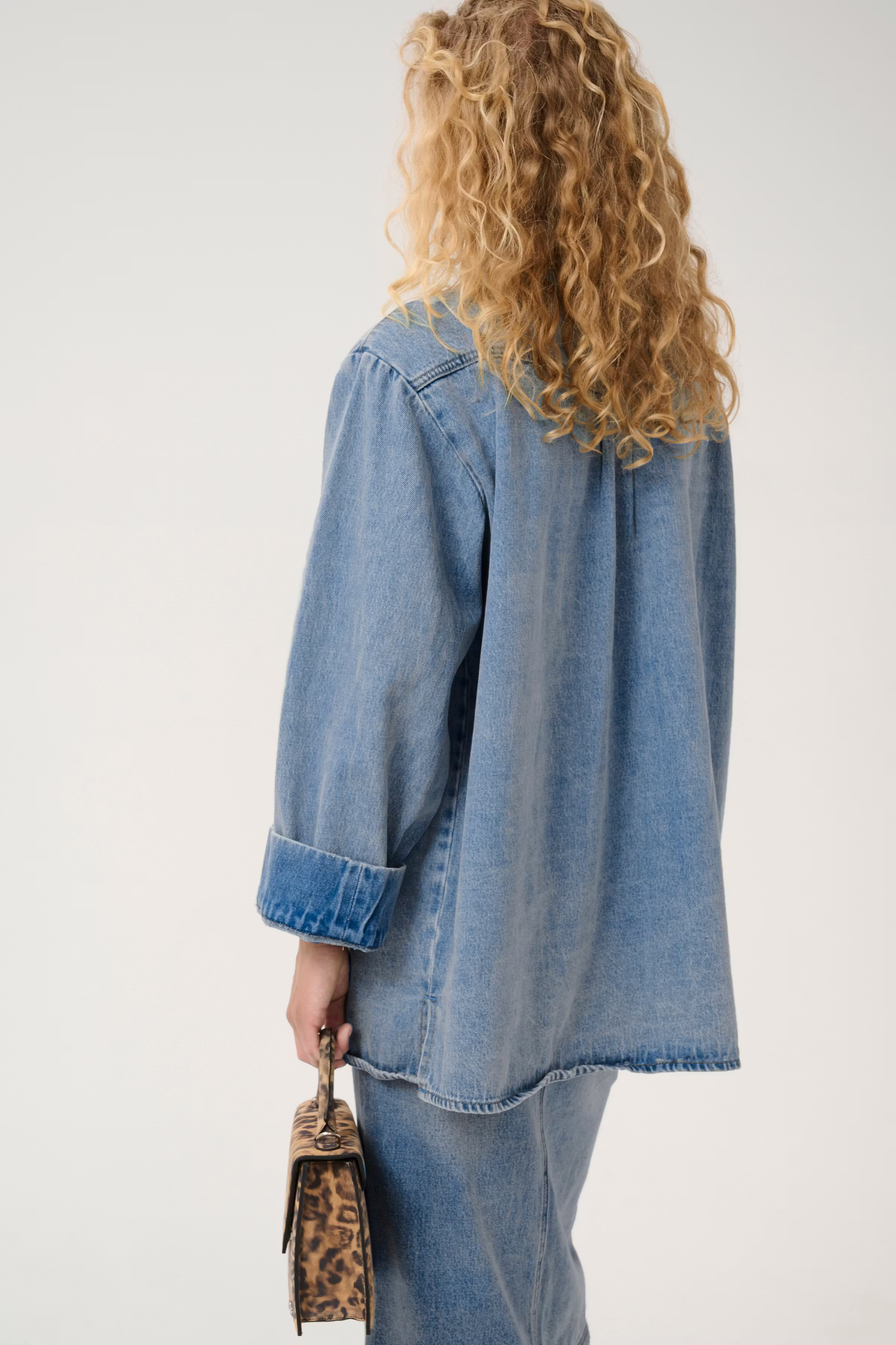 GZlayza Shirt LOOKBOOK BACK 10909943-107264