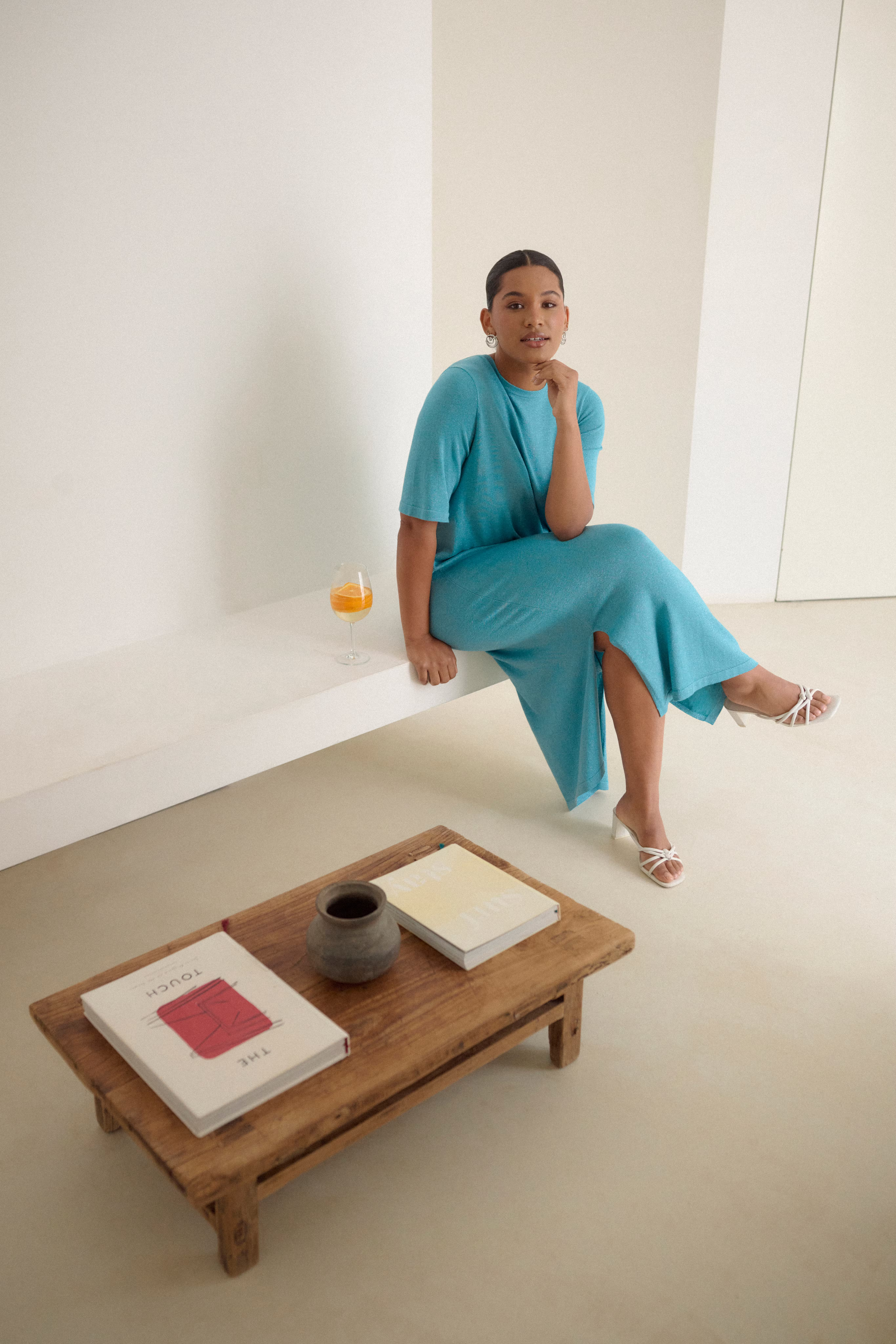 KCregitta Robe LOCATION NONE 10583272-174919