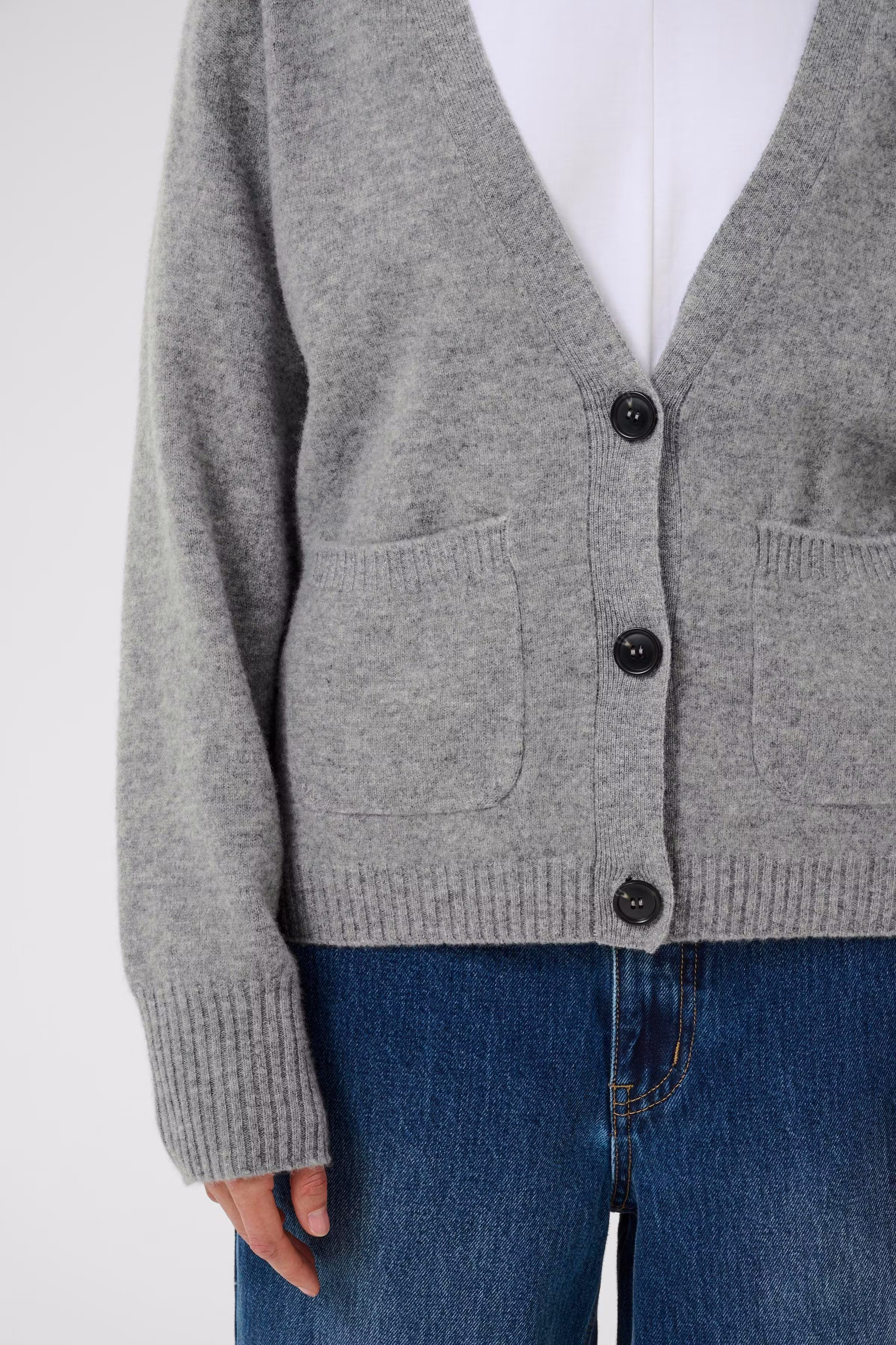 KBAnemone Cardigan in 100% wool LOOKBOOK DETAIL 10105774-103702