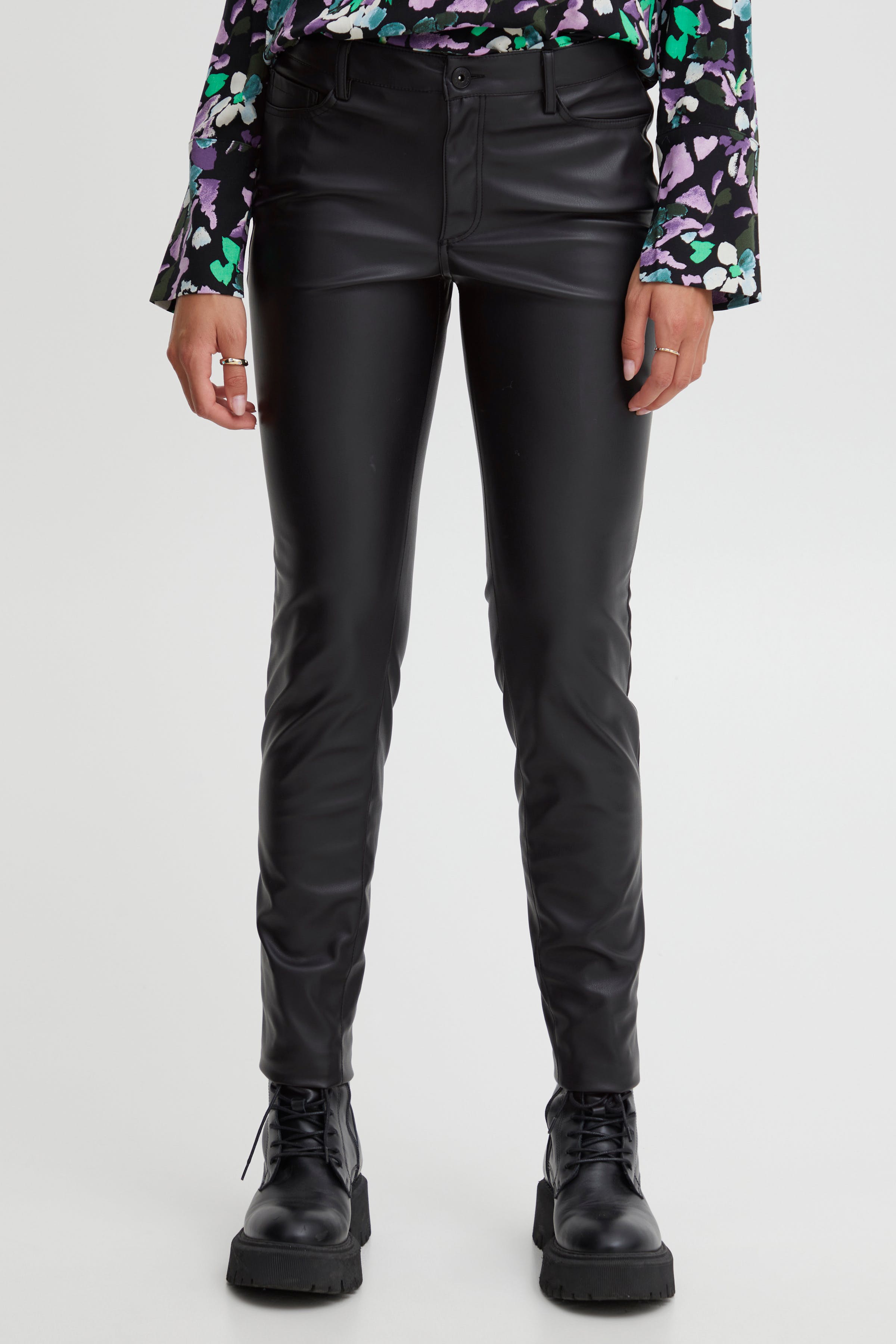 IHCOMANO Trousers LOOKBOOK FRONT 20117678-194008