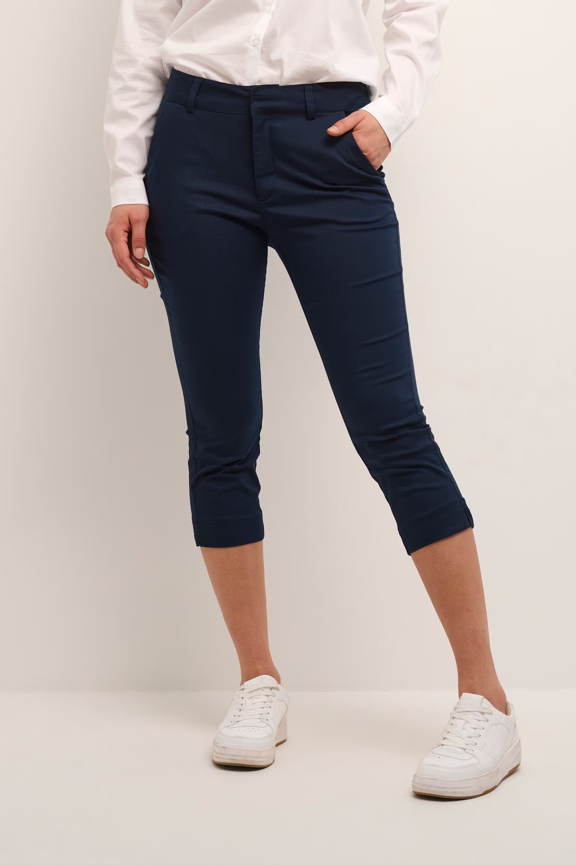 KAlea Capri Hose LOOKBOOK FRONT 10506815-194020