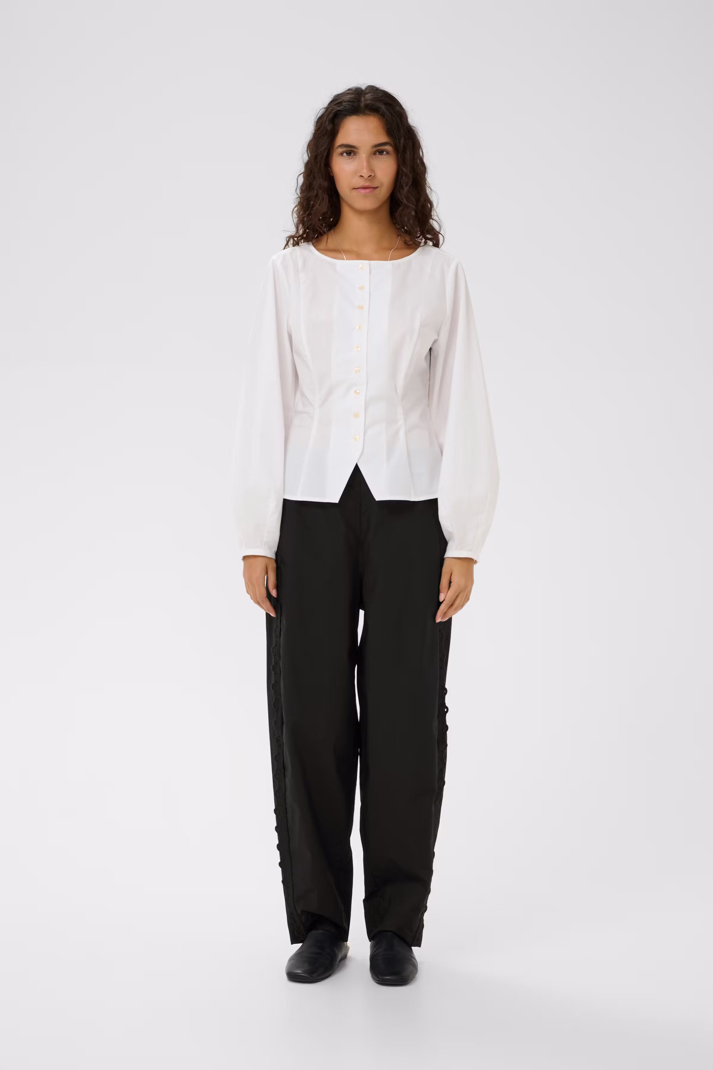 LIAIW Byxor LOOKBOOK FRONT 30112361-194008