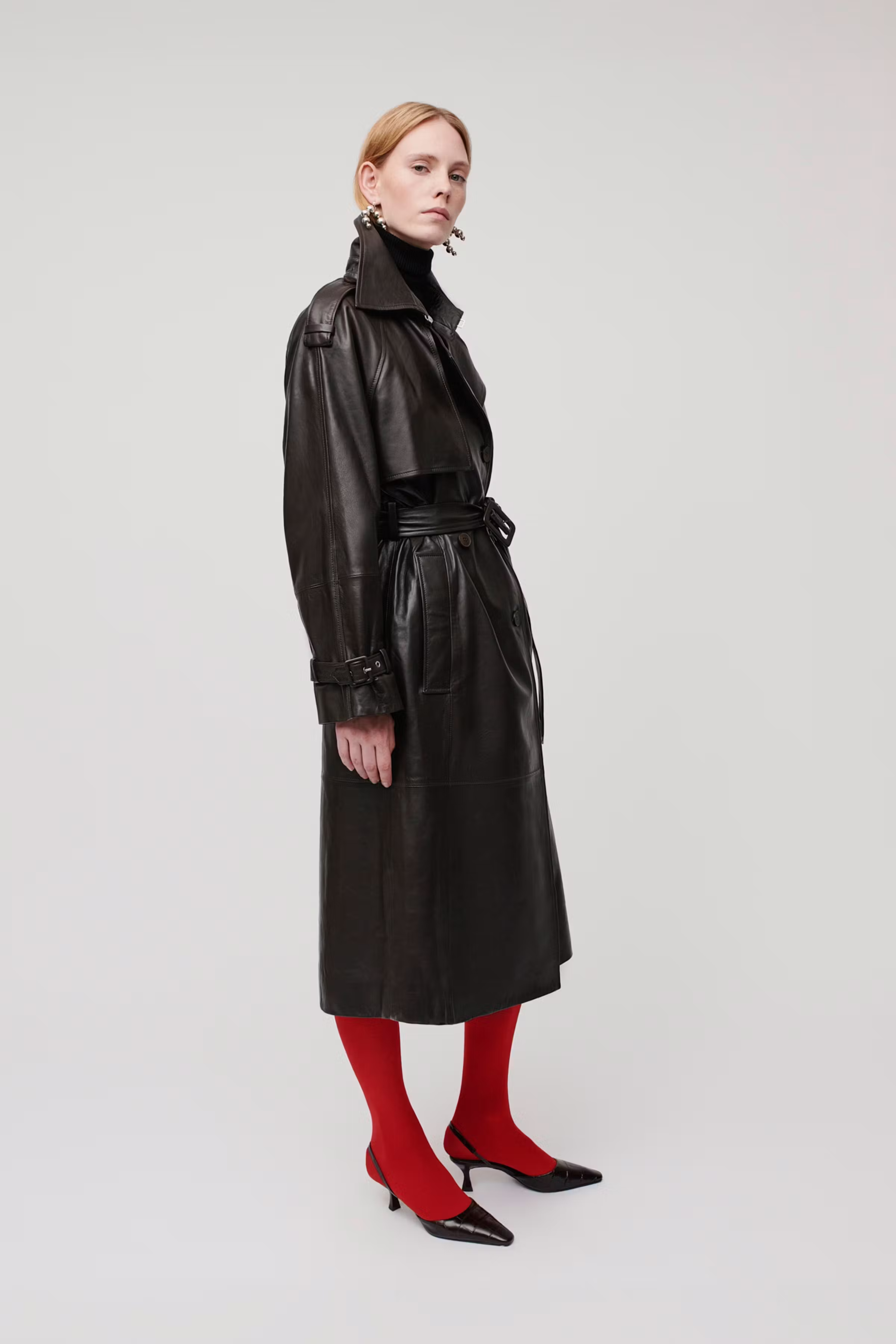 LINDA Outerwear LOOKBOOK FRONT 30600685-BR289