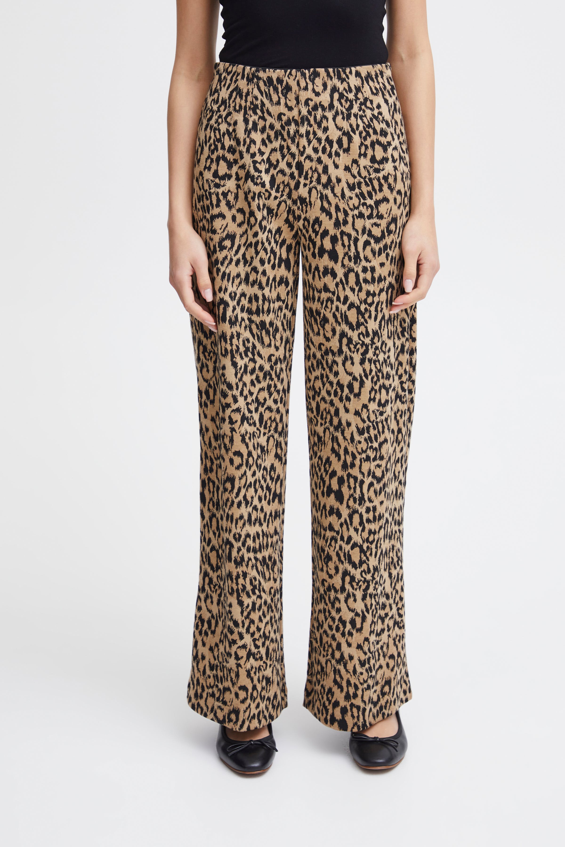 IHKATE Hose LOOKBOOK FRONT 20120655-202923