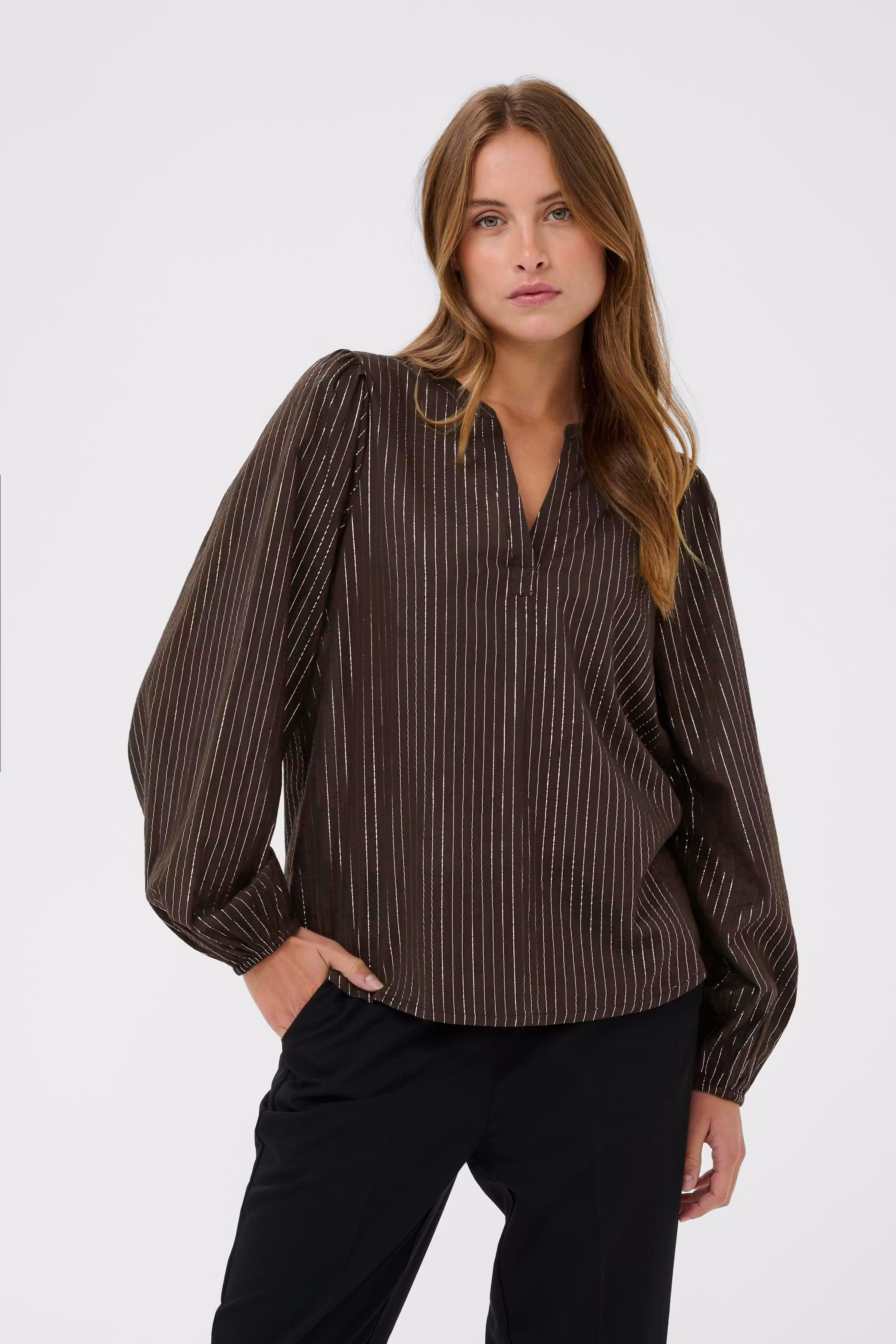 KAluise Bluse LOOKBOOK FRONT 10511016-191111