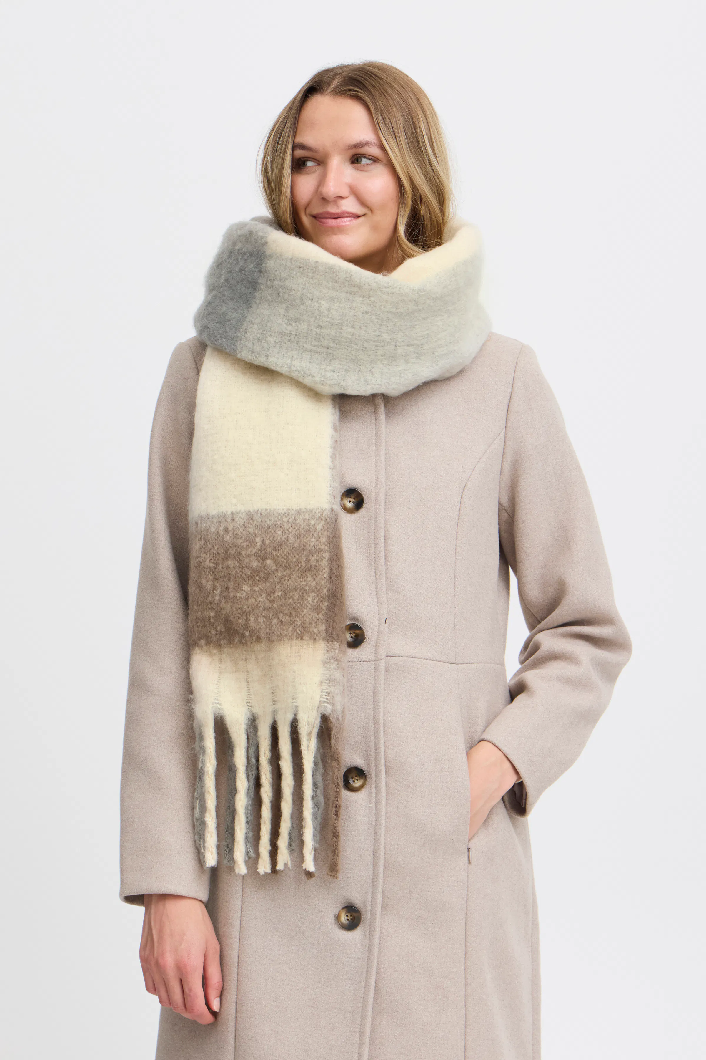 FRWINDY Skjerf LOOKBOOK FRONT 20614620-203392