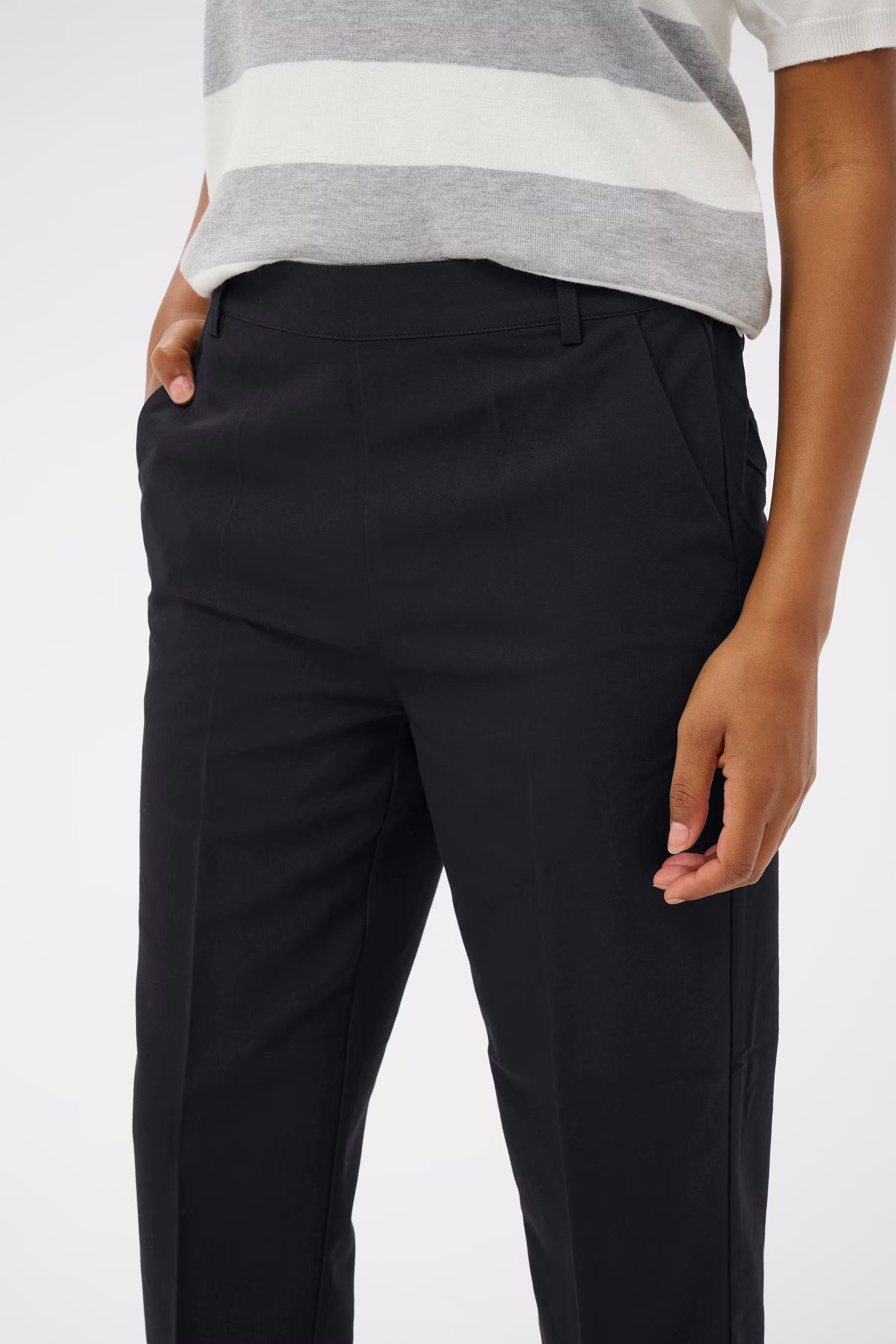 KAsakura Cropped Hose LOOKBOOK DETAIL 10506127-100121