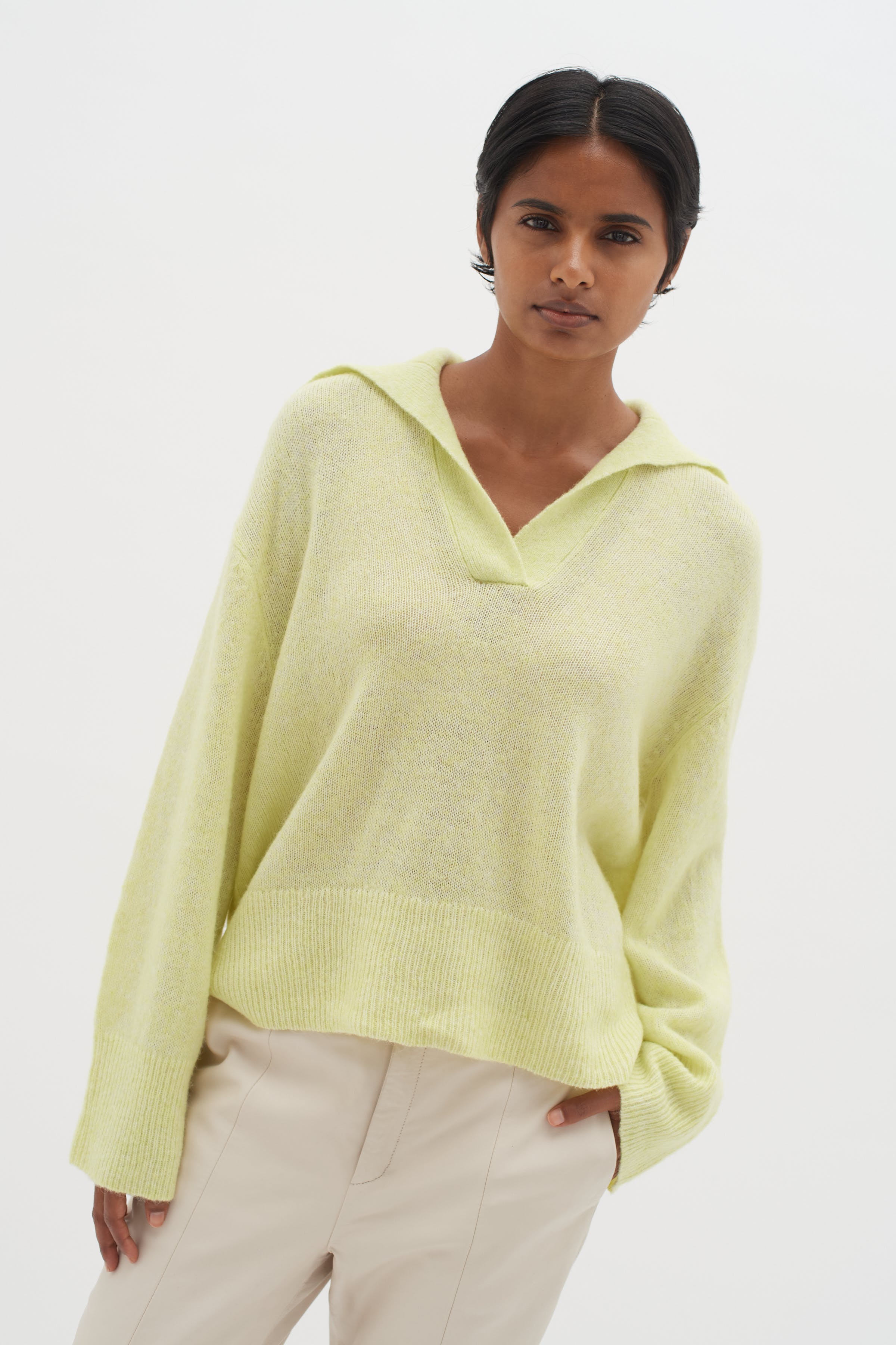 MonnaIW V-Pullover LOOKBOOK FRONT 30109156-130530