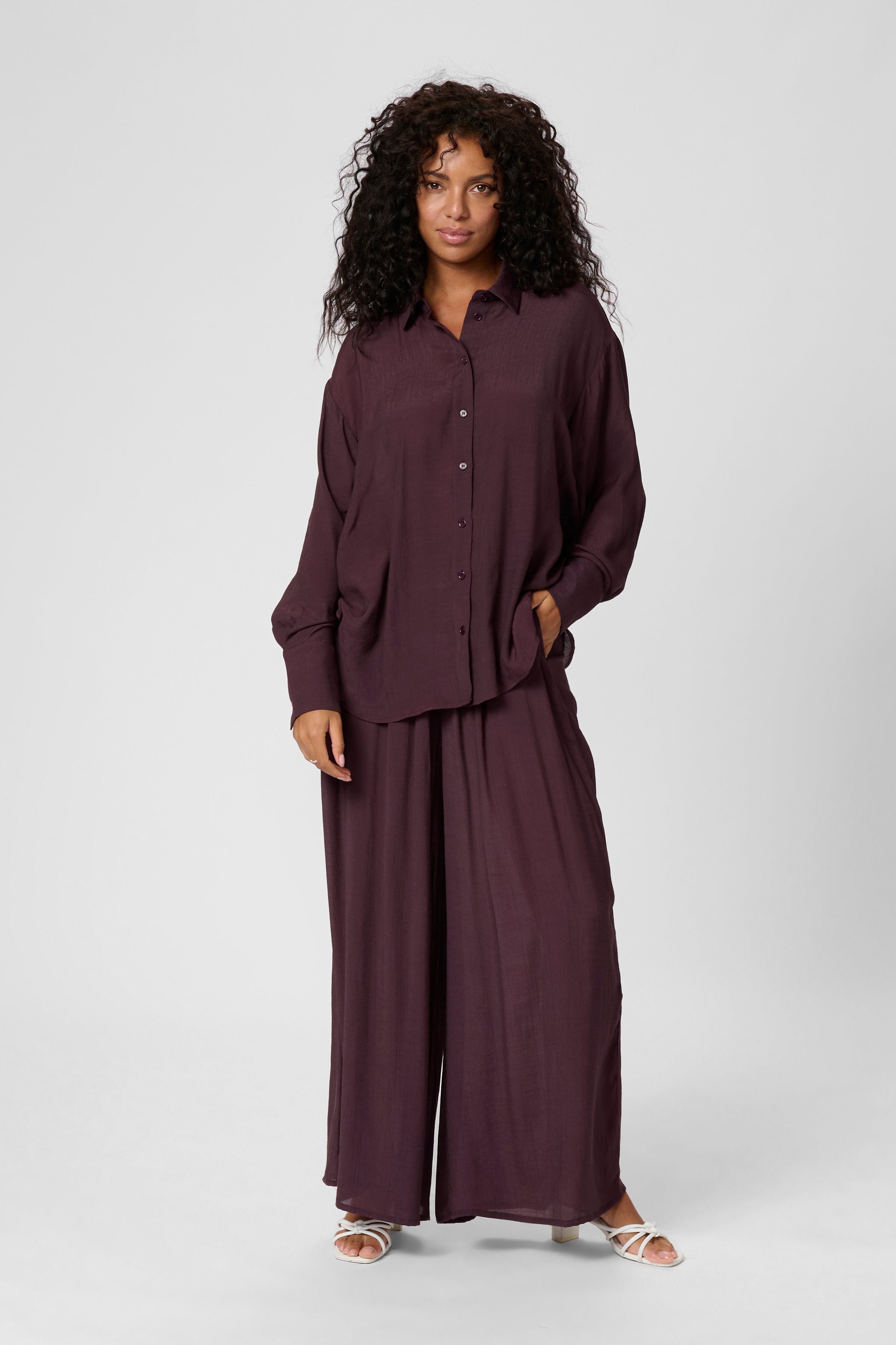 KAanja Shirt LOOKBOOK FRONT 10510071-191619