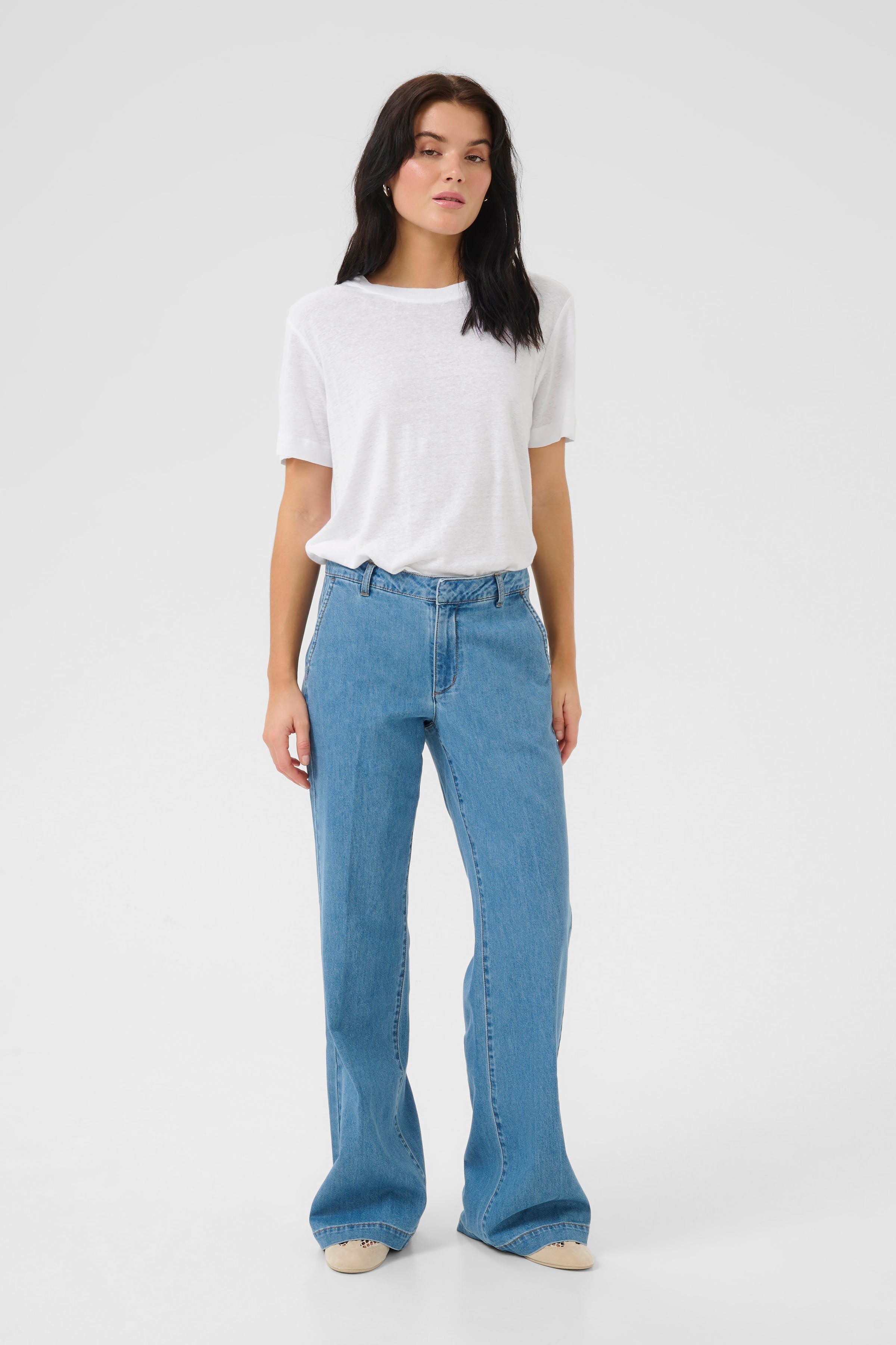LisaMW Linnen T-shirt LOOKBOOK FRONT 10704762-110601