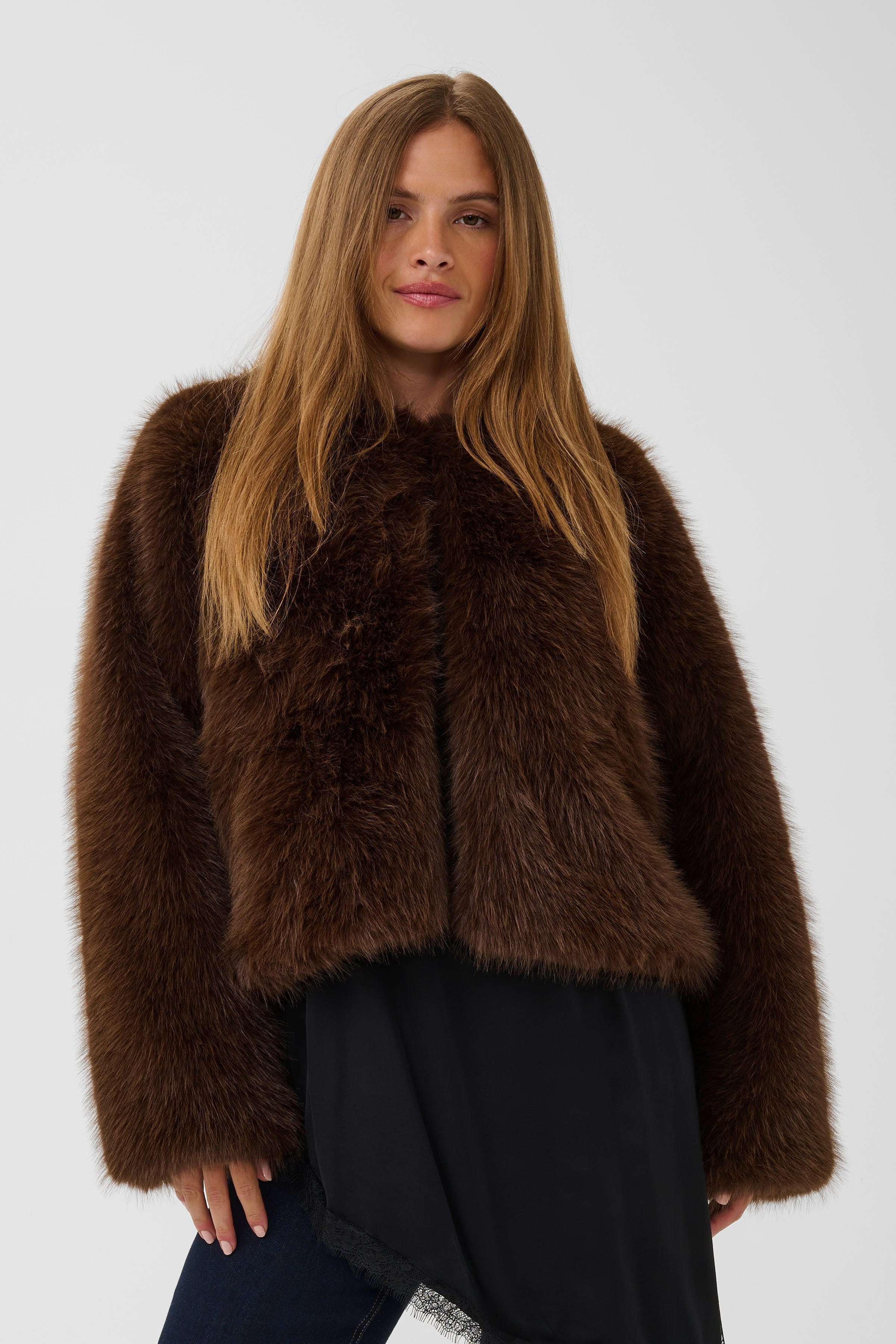 CUcanan Mantel LOOKBOOK FRONT 50113537-190915