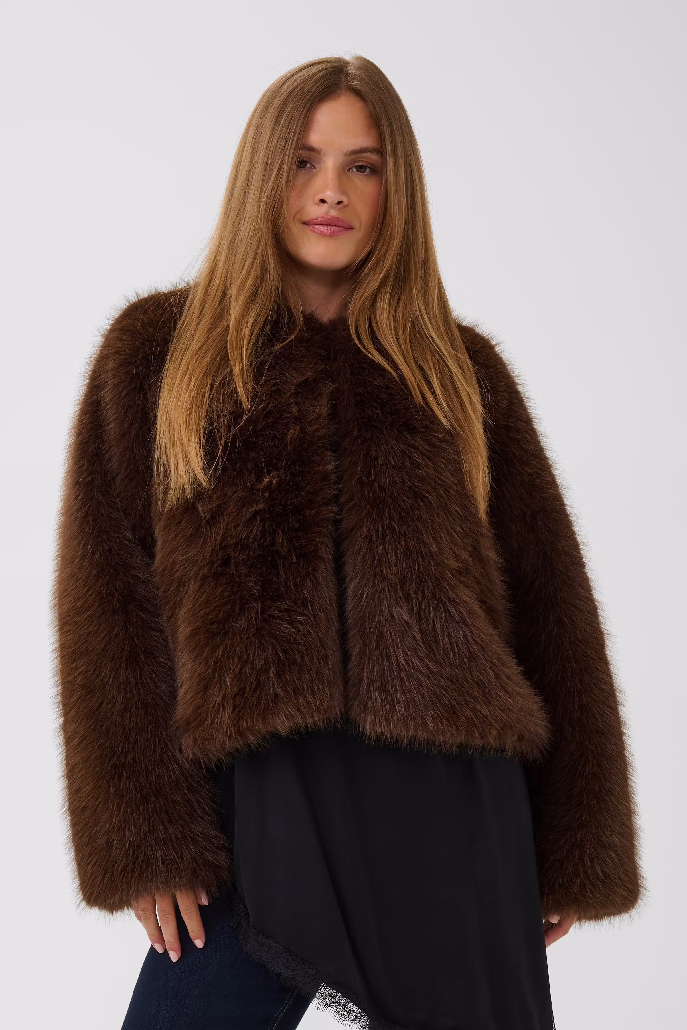 CUcanan Mantel LOOKBOOK FRONT 50113537-190915