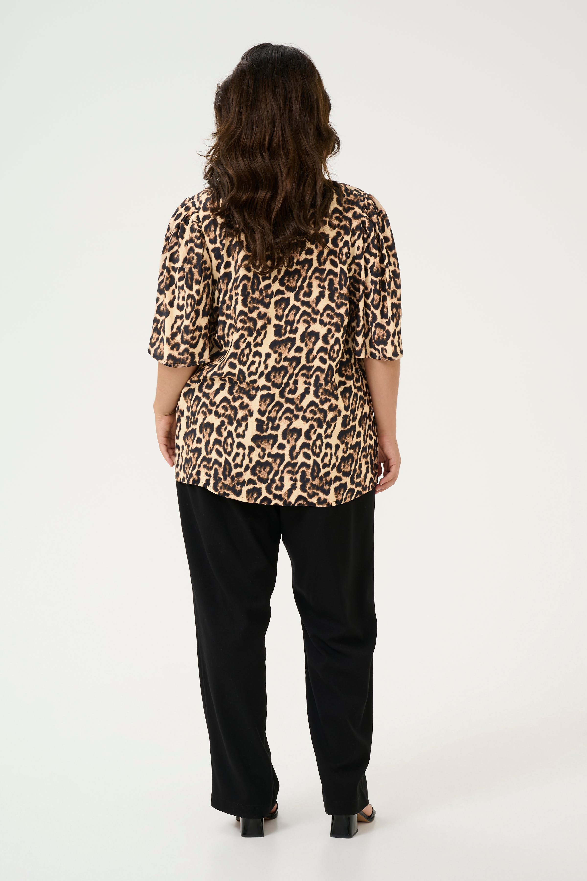 KCperla Leopard Blouse LOOKBOOK BACK 10583139-107281