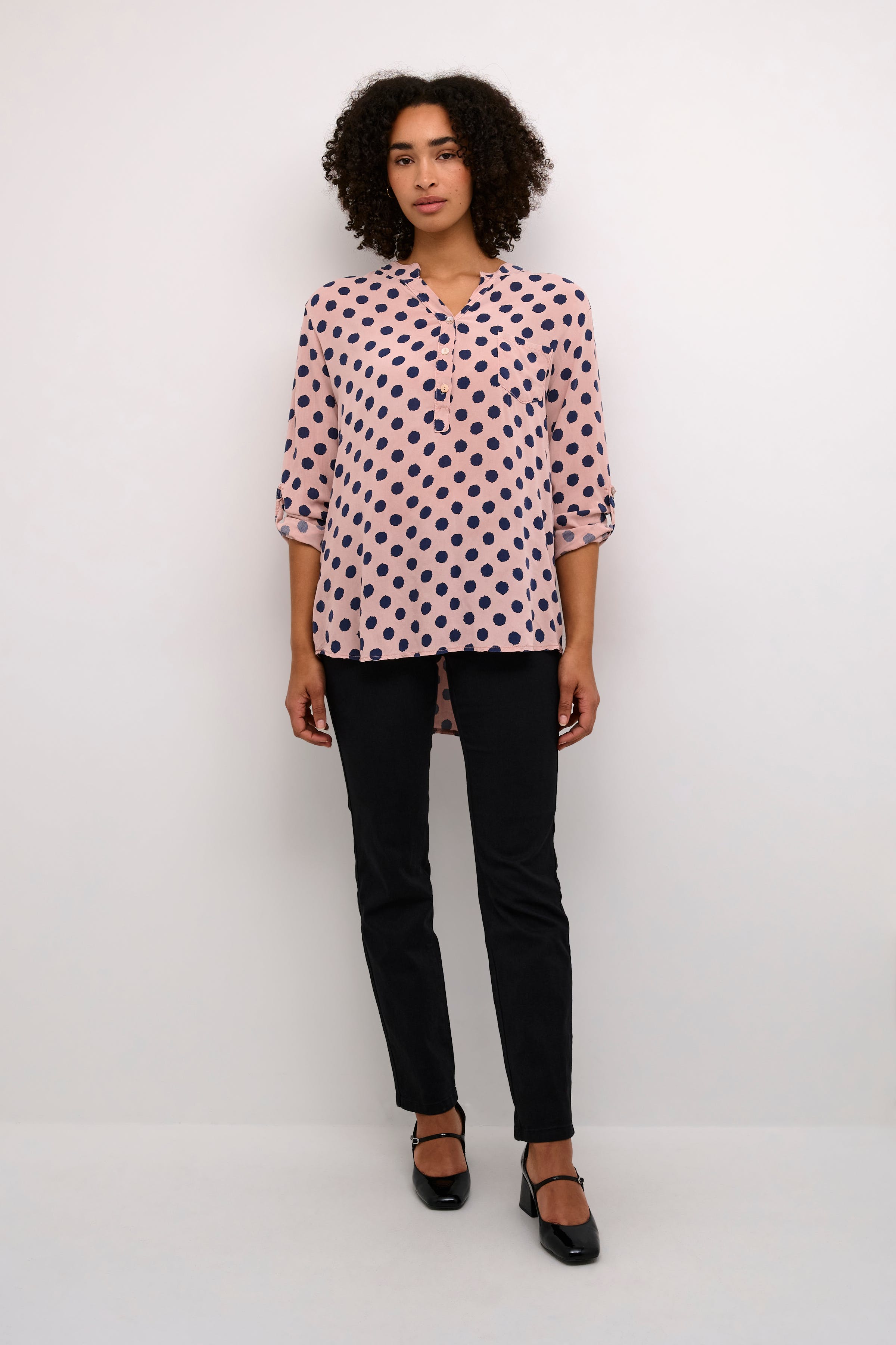 BParisa Bluse LOOKBOOK FRONT 40103487-400760