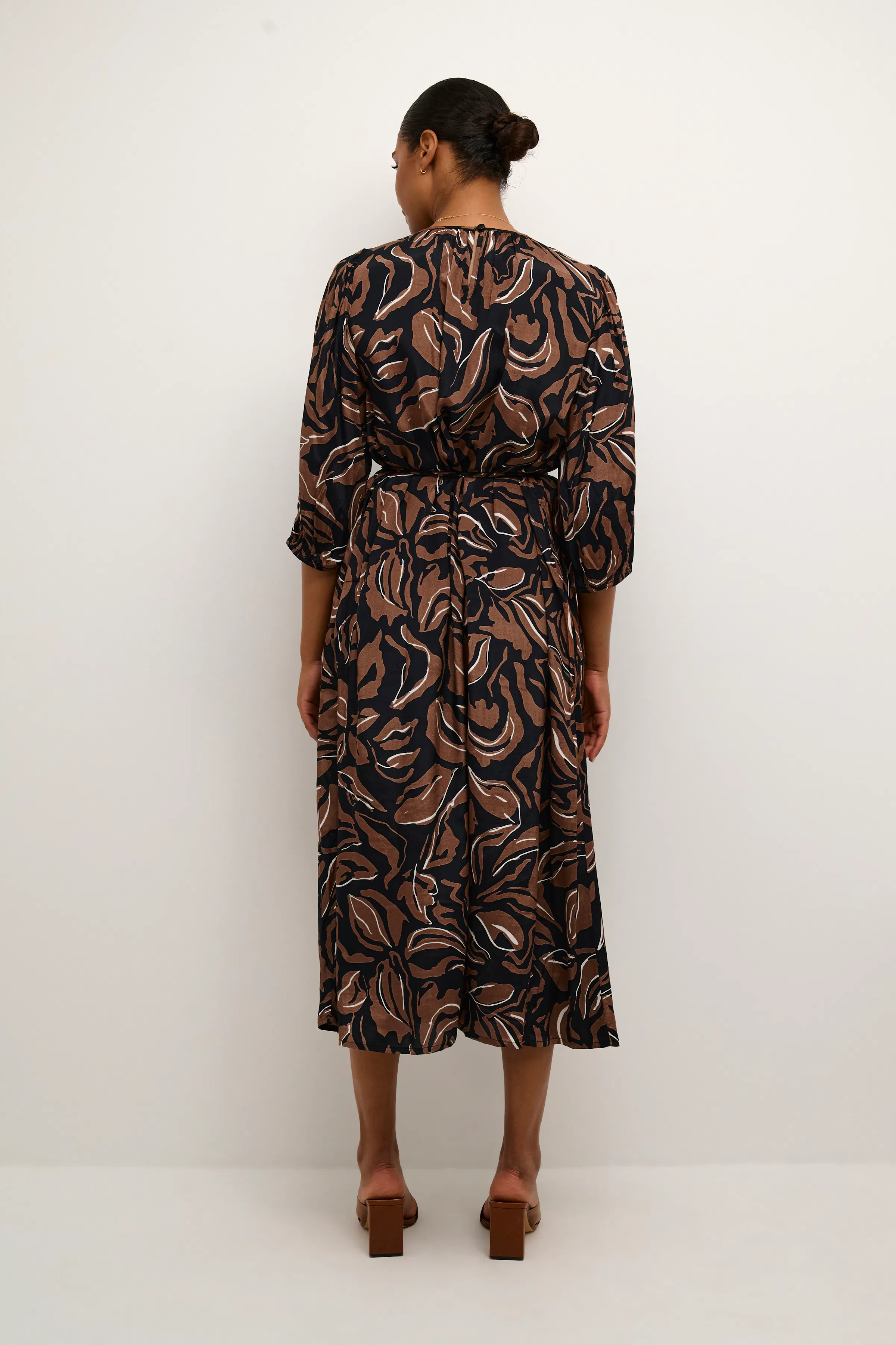 KAdorita Kjole LOOKBOOK BACK 10507591-104470
