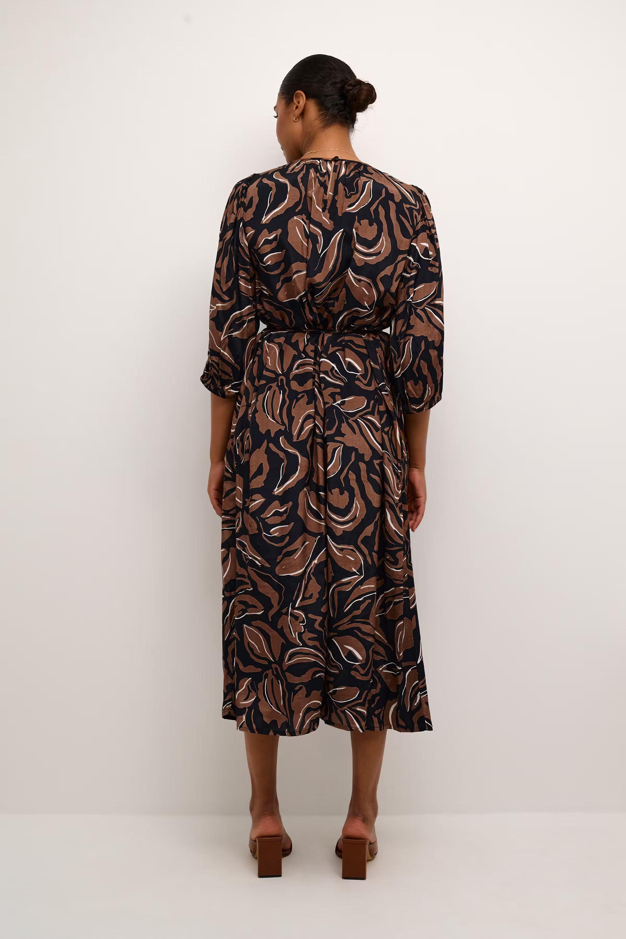 KAdorita Kjole LOOKBOOK BACK 10507591-104470