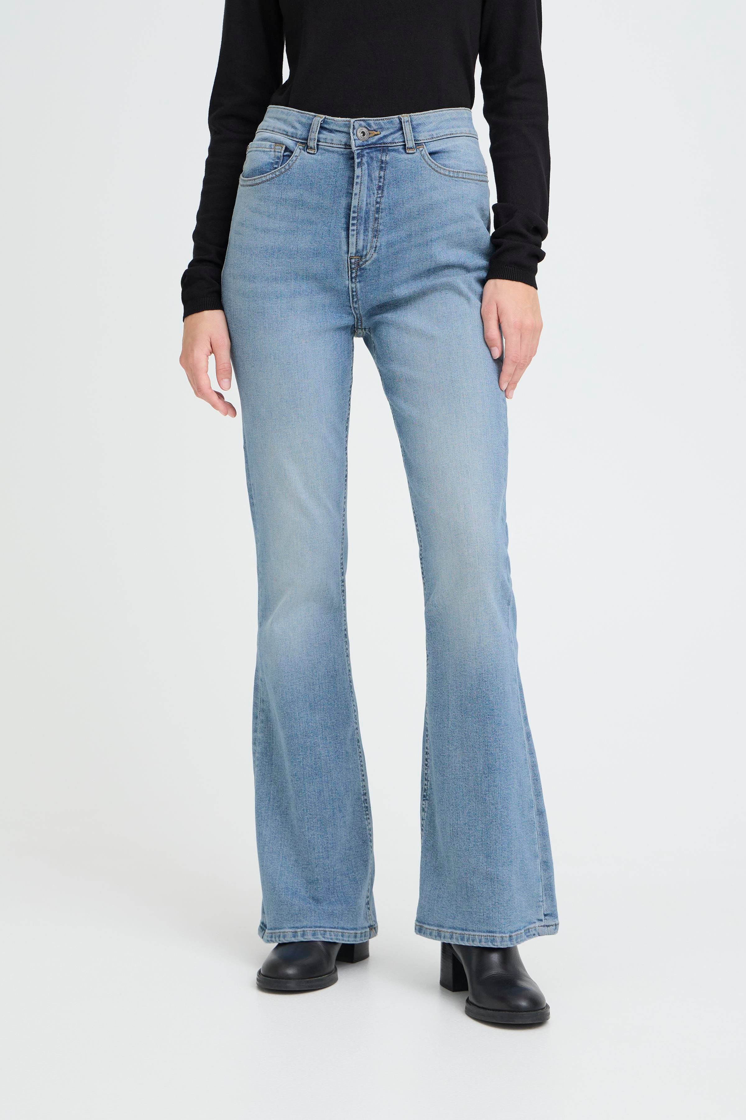 IHTWIGGY FLAIRED HIGH WAIST Jeans LOOKBOOK FRONT 20122437-200343
