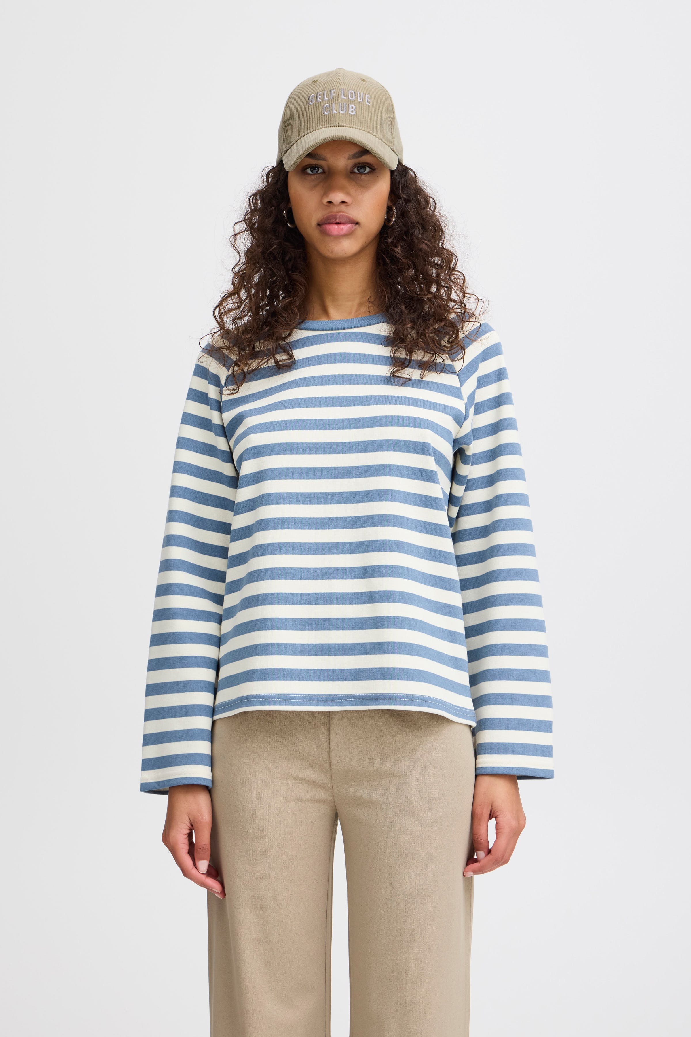 IACORDIA Kasket LOOKBOOK FRONT 20121712-171212