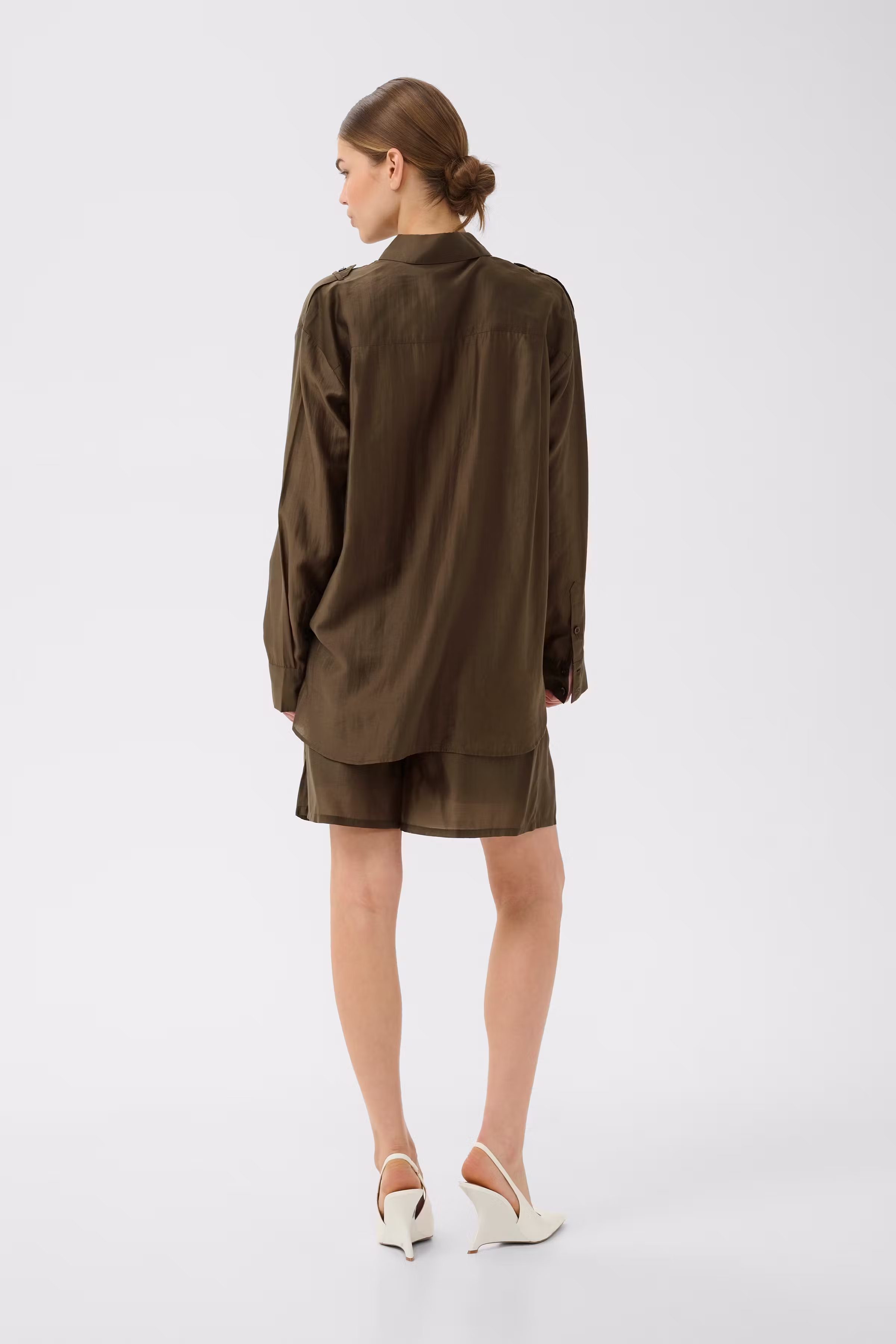 GZsiora Shorts LOOKBOOK BACK 10911173-190916