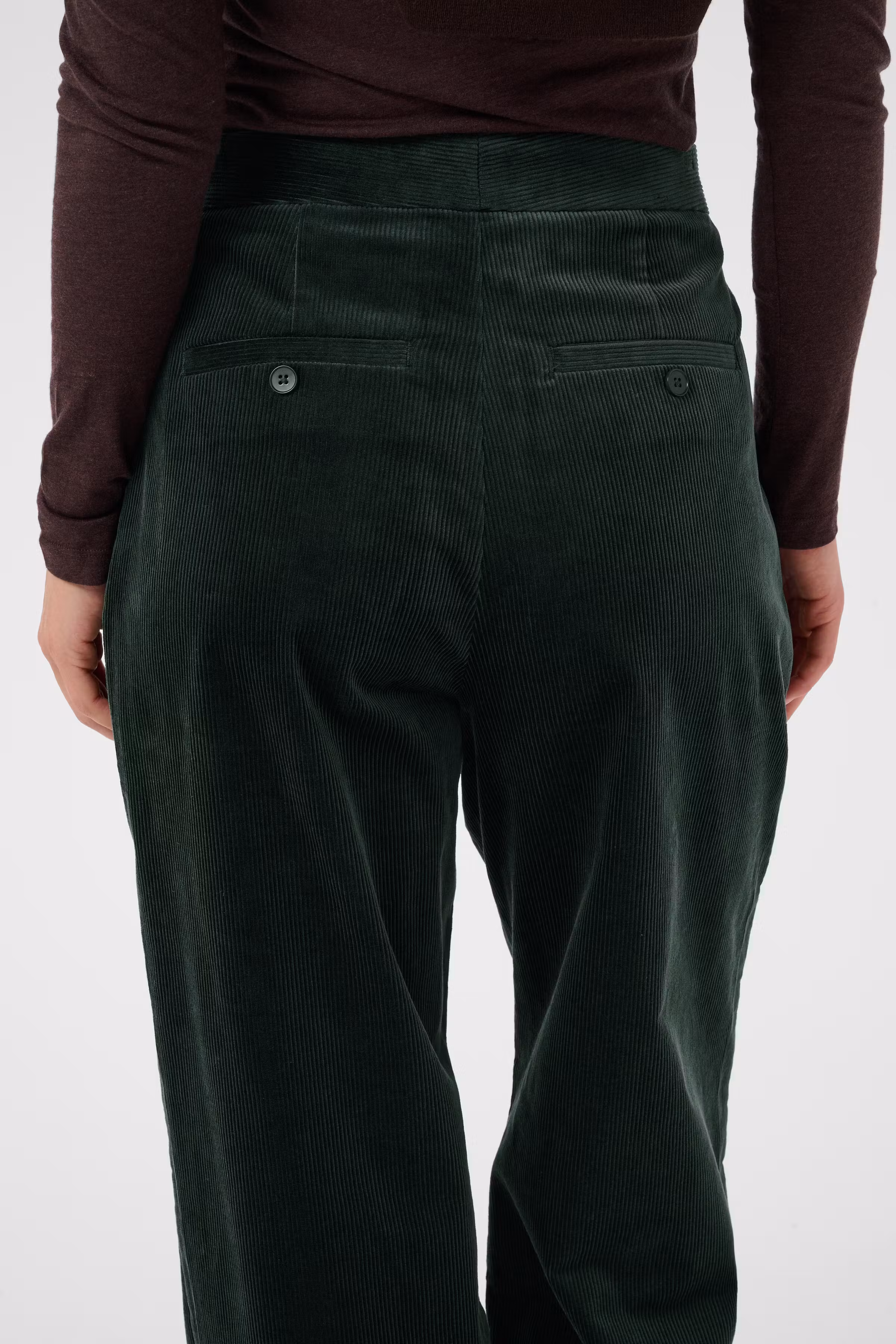 ColleenPW Hose LOOKBOOK DETAIL 30310802-194906