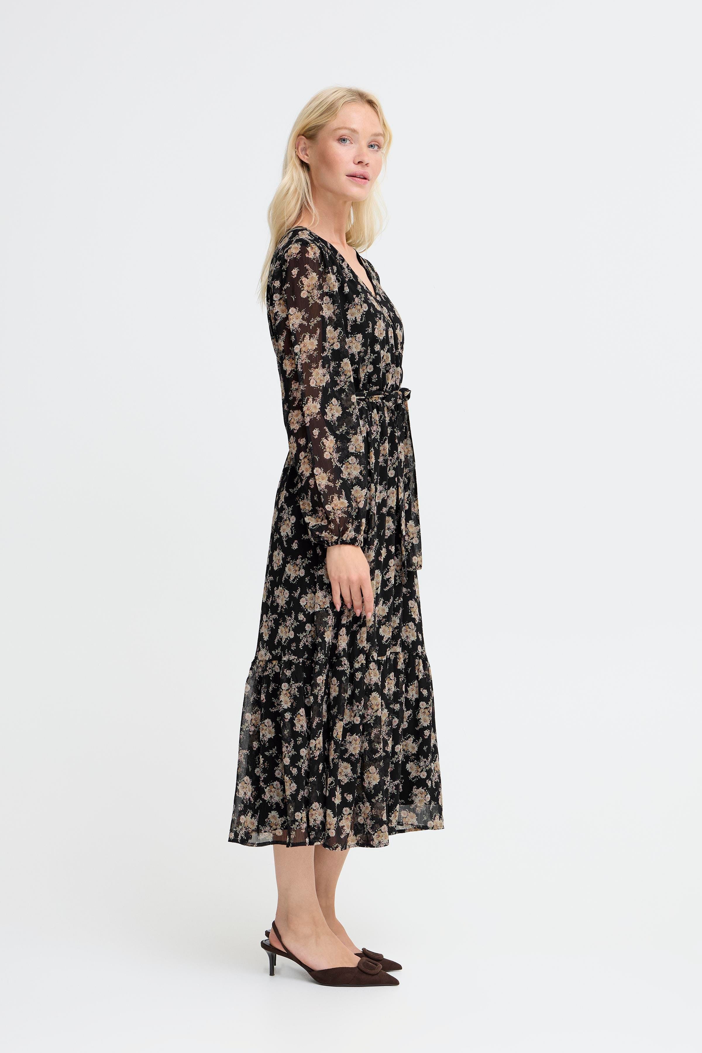 BYXILAYDA Kjole LOOKBOOK FRONT 20819223-900010241