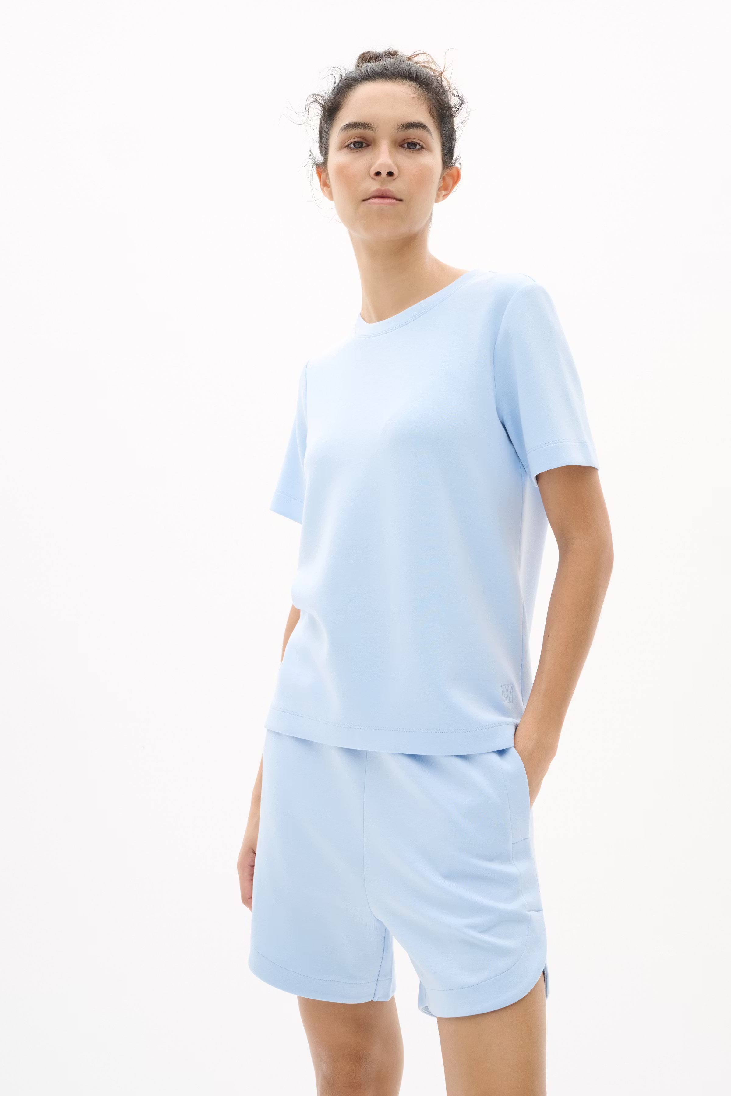 HenniehIW Shorts LOOKBOOK FRONT 30110370-154031