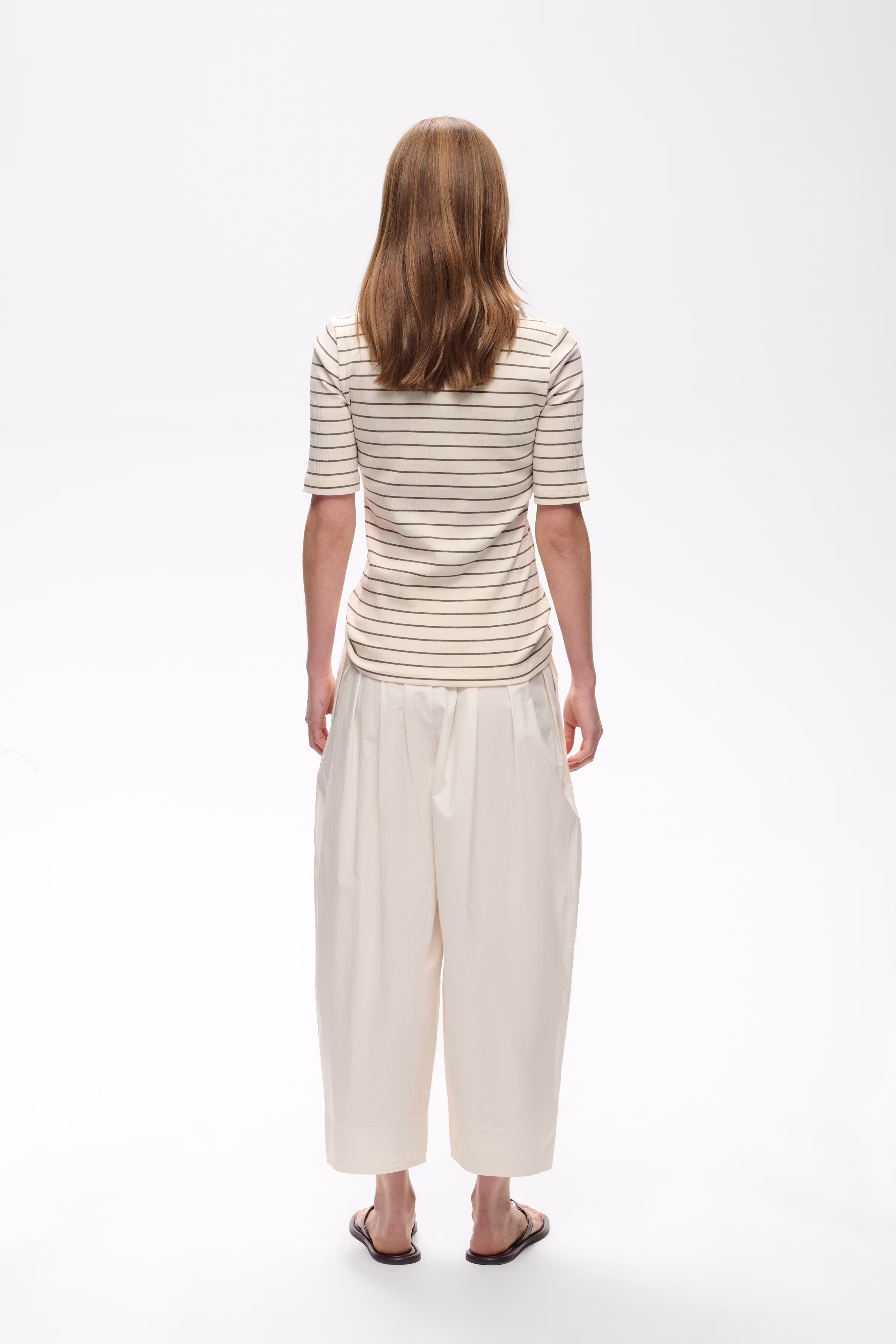 DagnaIW Striped V T-shirt LOOKBOOK BACK 30107270-305171
