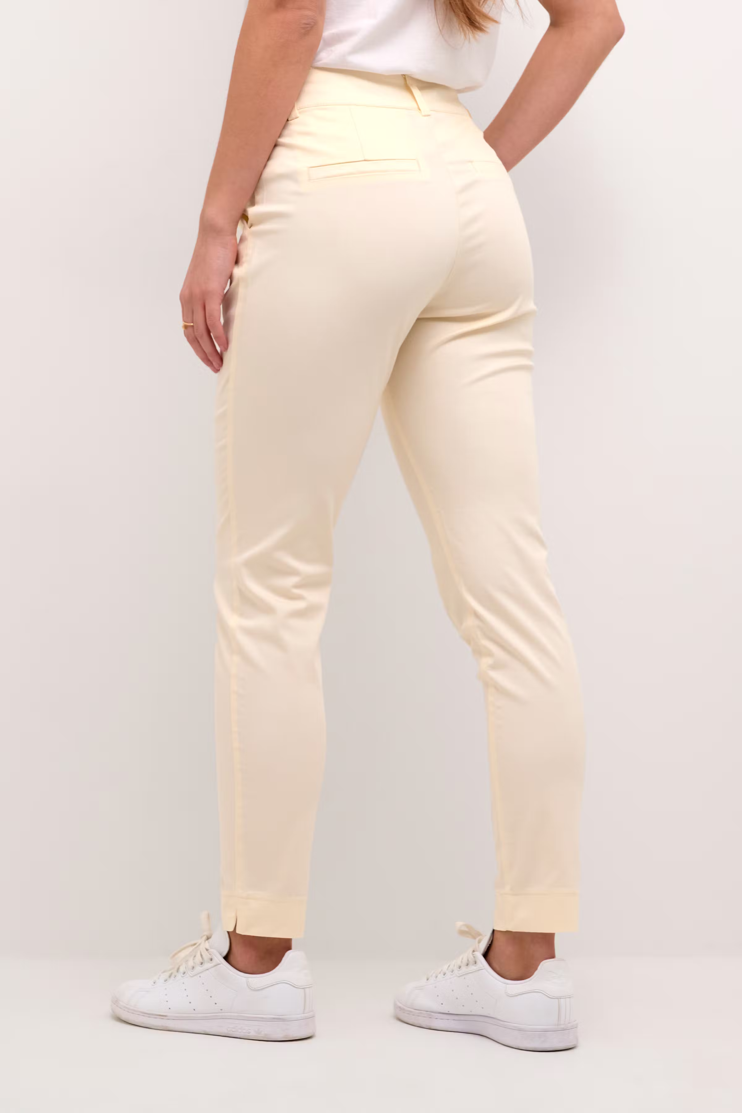 KAlea Bukser LOOKBOOK BACK 10505191-110105