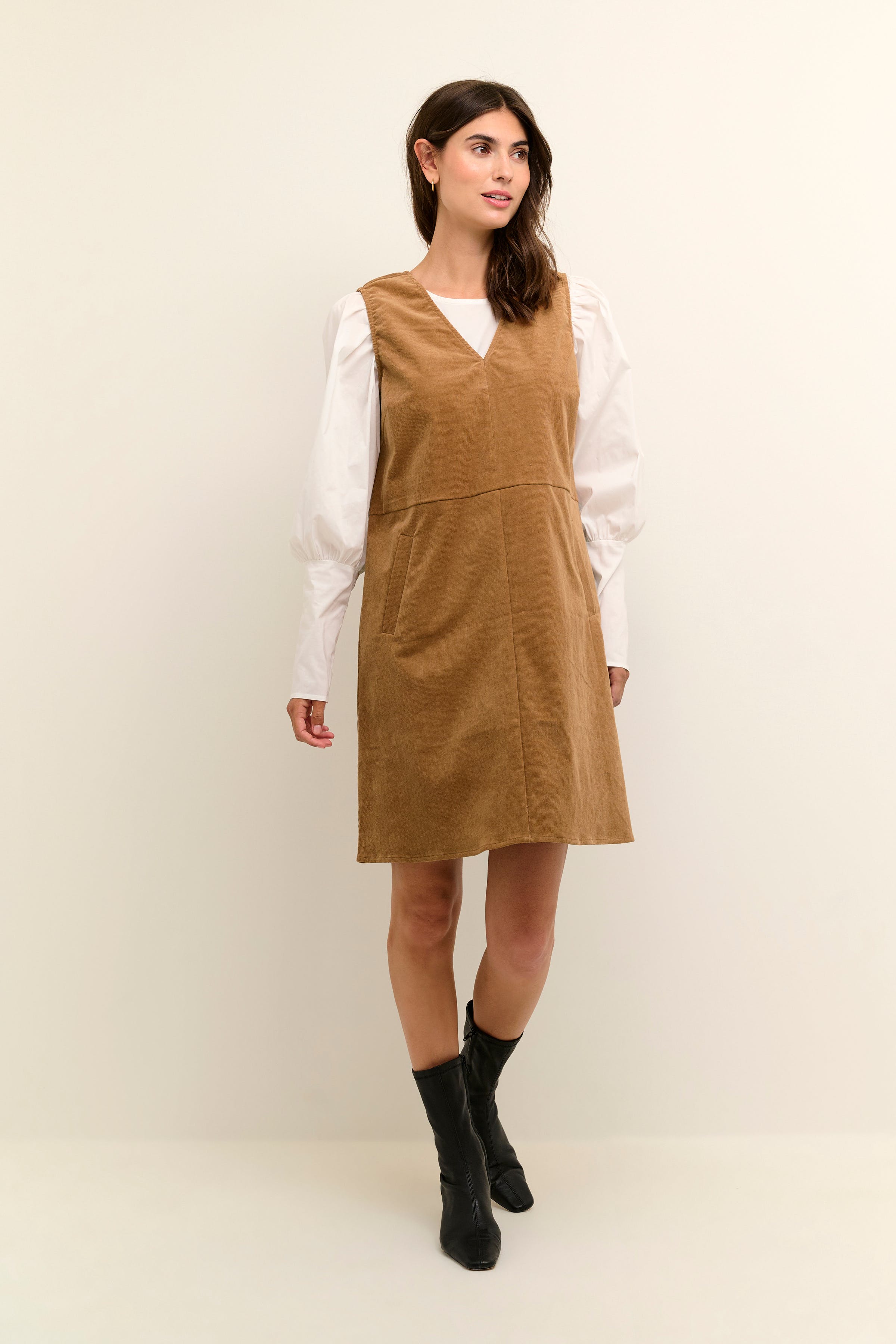 CUbalt Jurk LOOKBOOK FRONT 50109325-181030