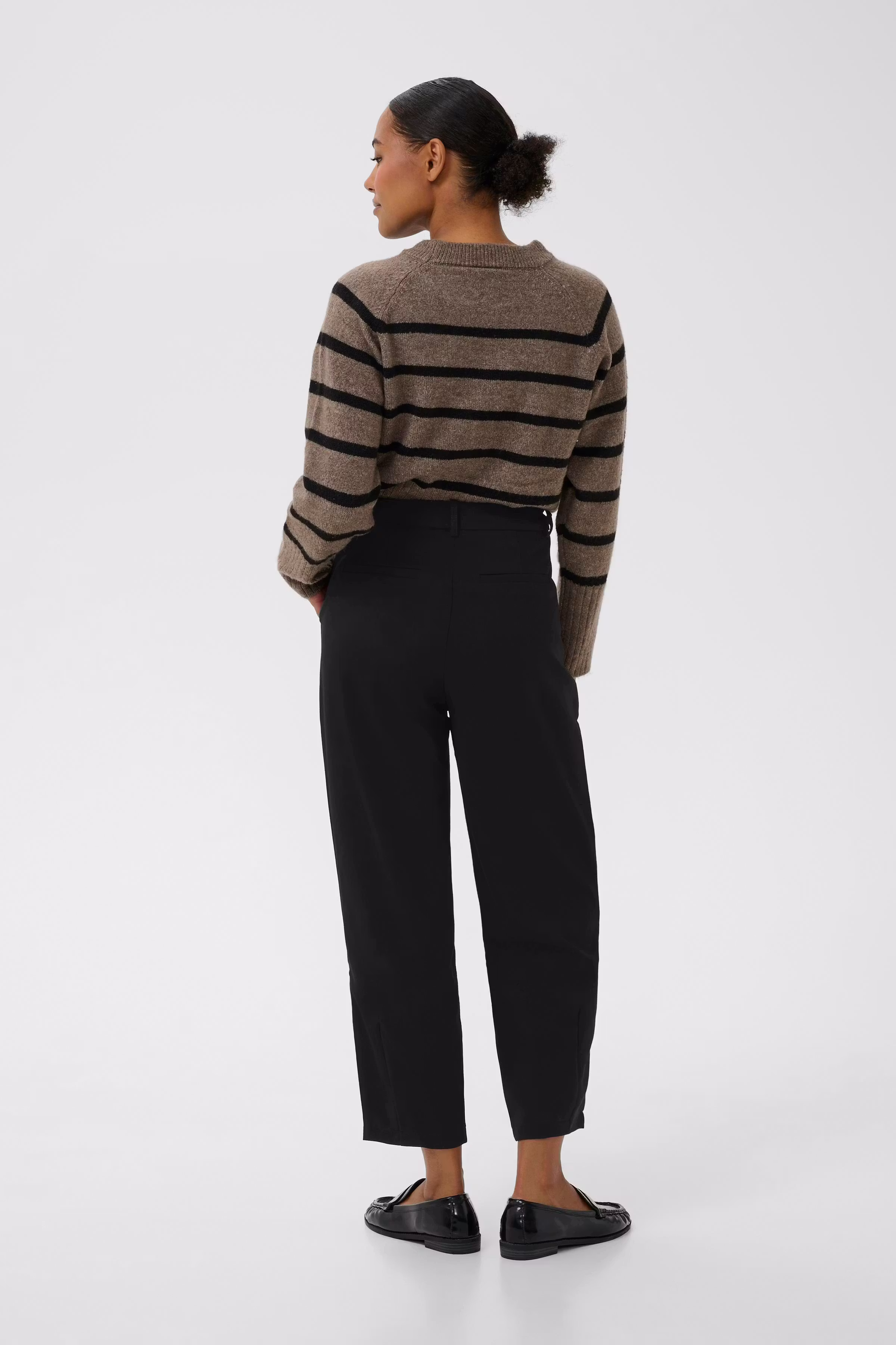 KAmerle Trousers LOOKBOOK BACK 10504769-100121