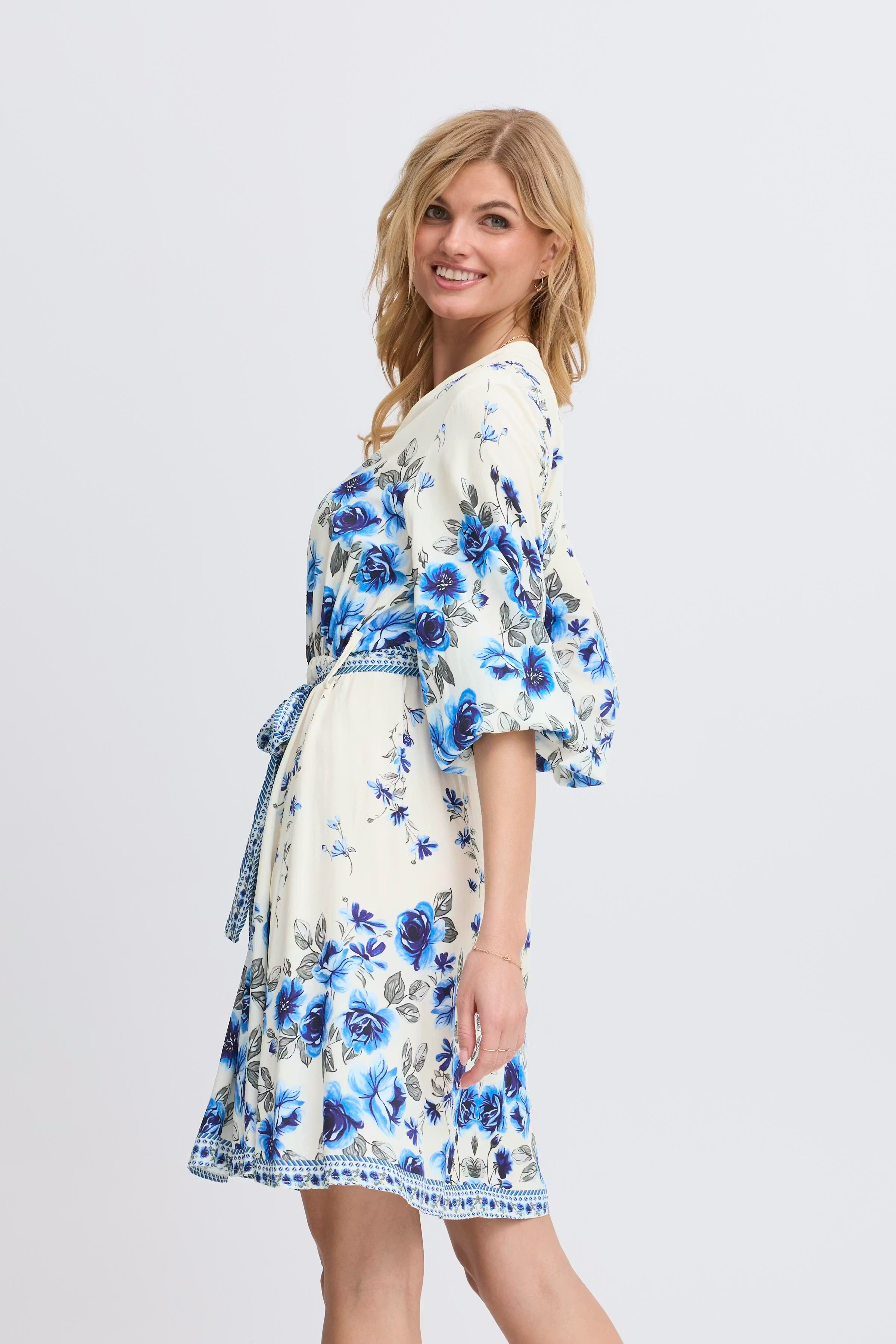 SBIMALEA Kjole LOOKBOOK BACK 22100999-193923