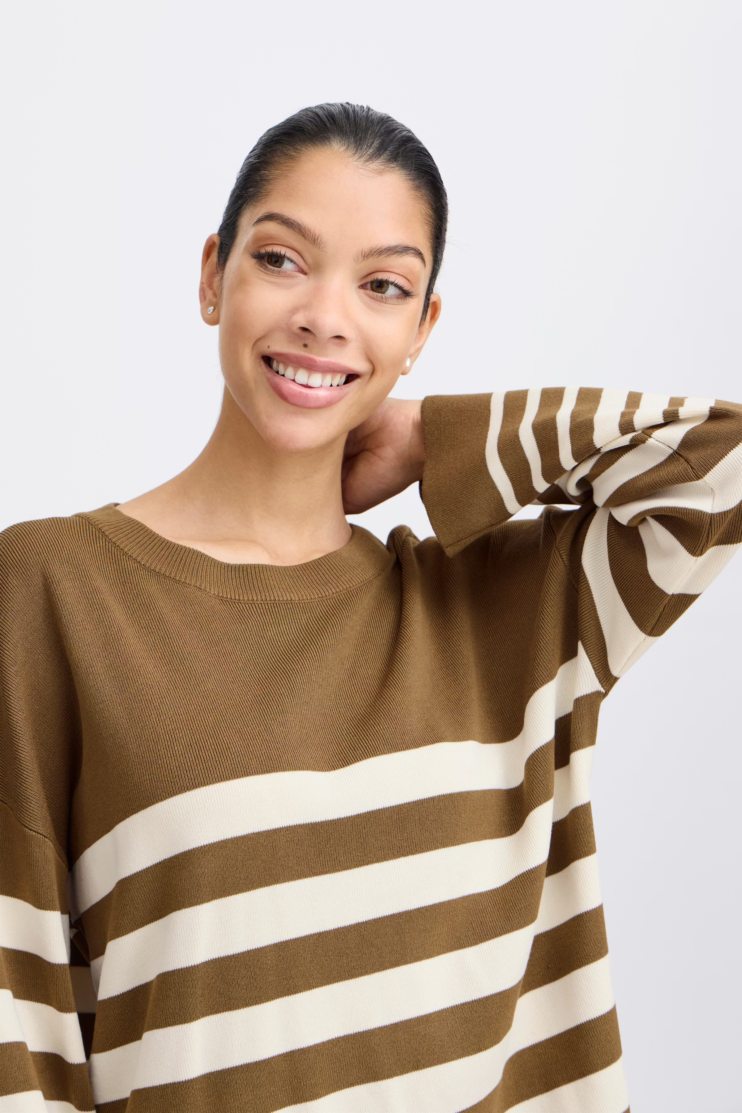 BYMMORLA Pullover LOOKBOOK DETAIL 20815309-201046