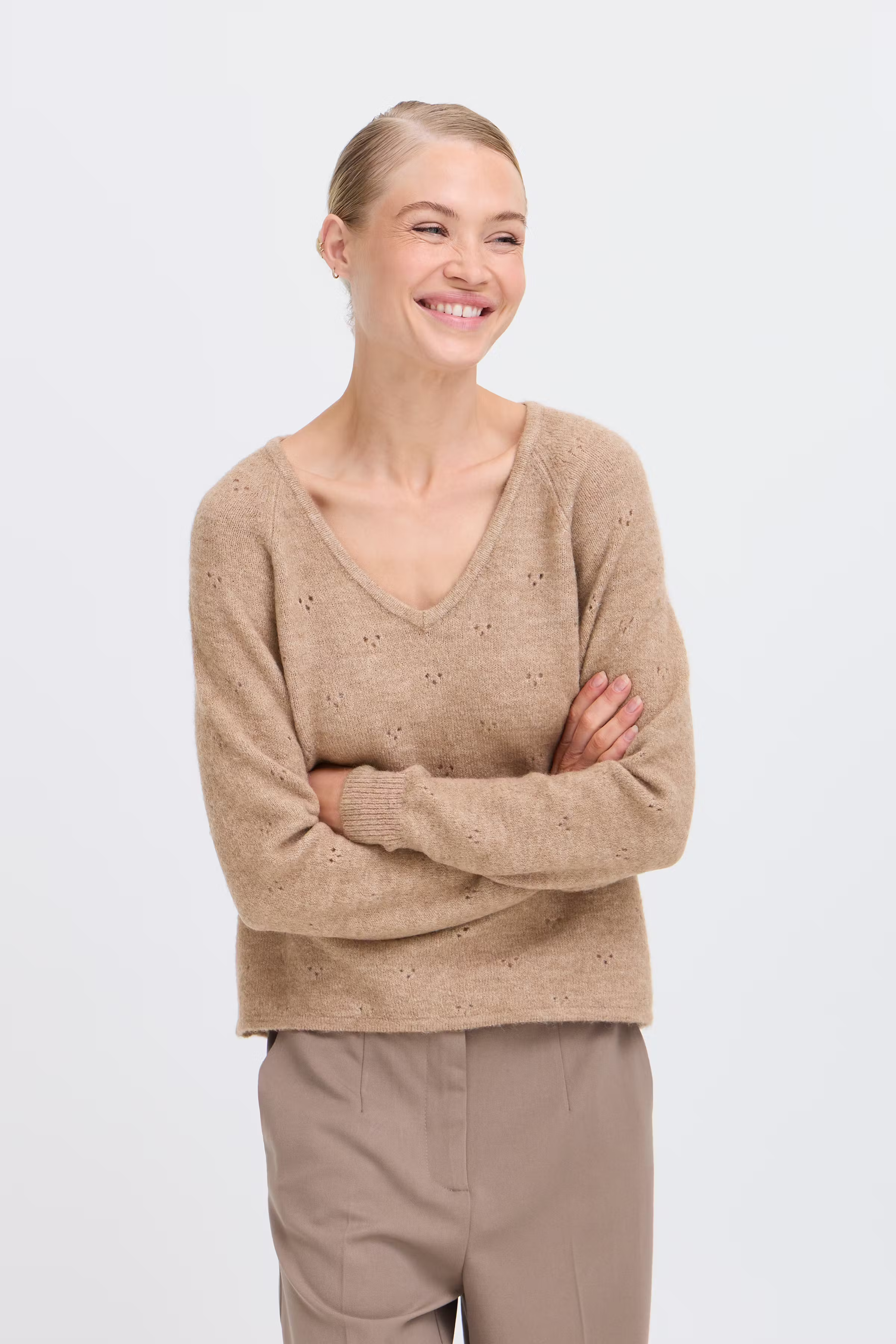BYMONNA Pullover LOOKBOOK FRONT 20817121-1811121